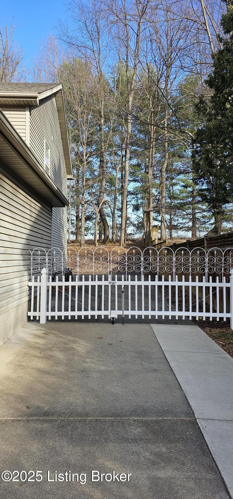 9103 Bingham View Ct