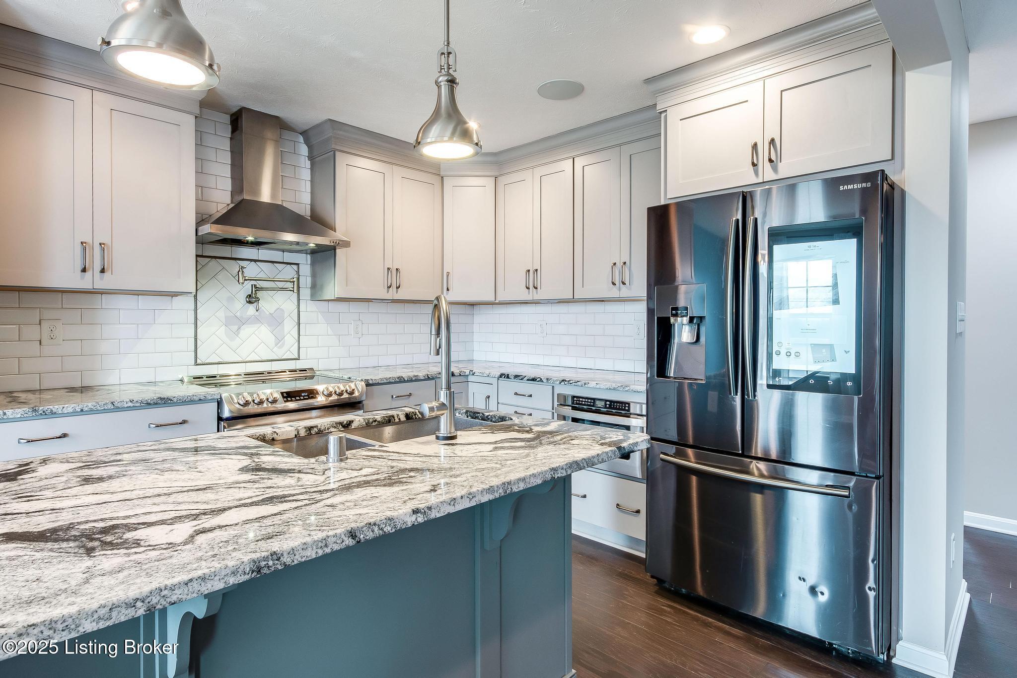 204 Autumn Ridge Dr