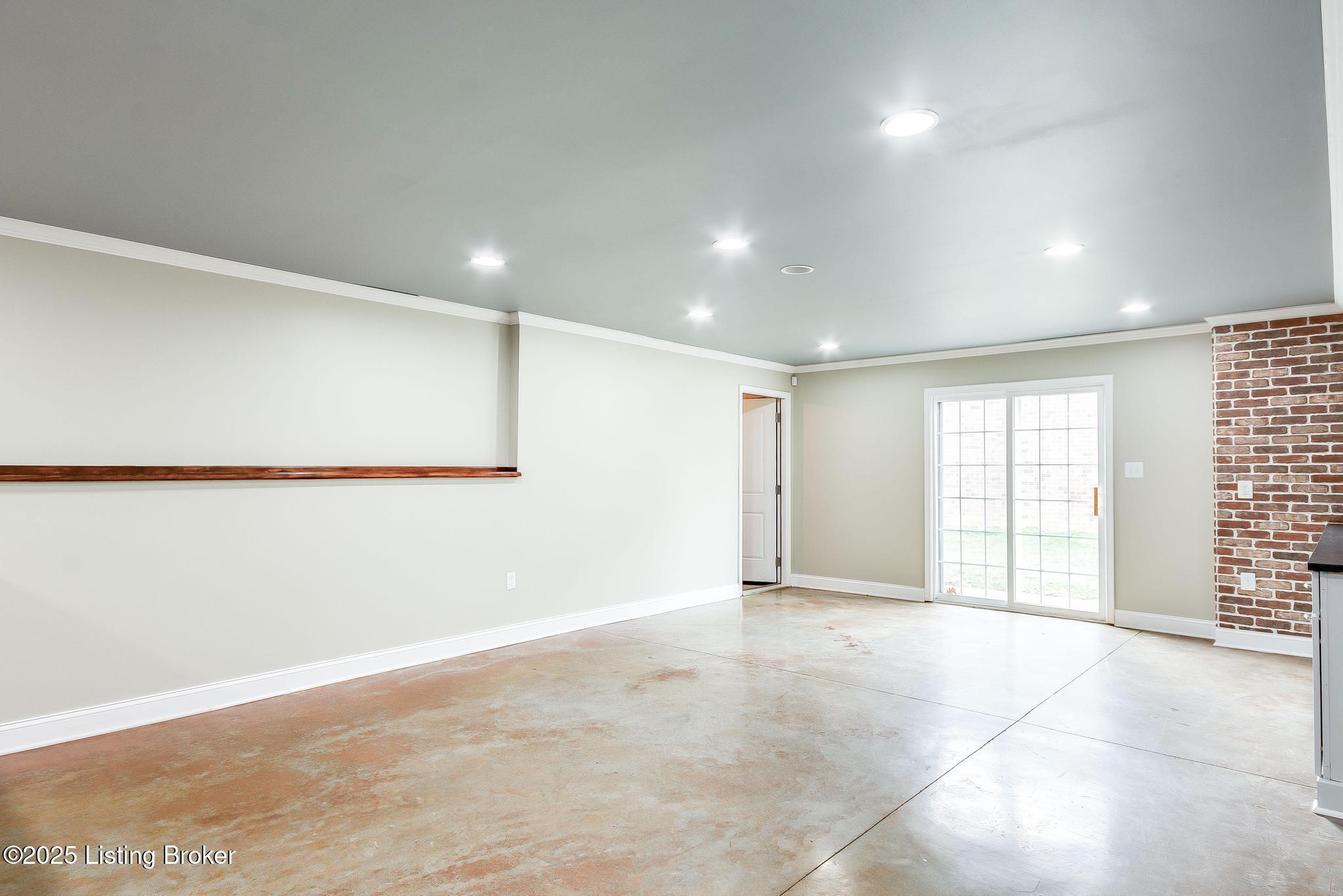 204 Autumn Ridge Dr
