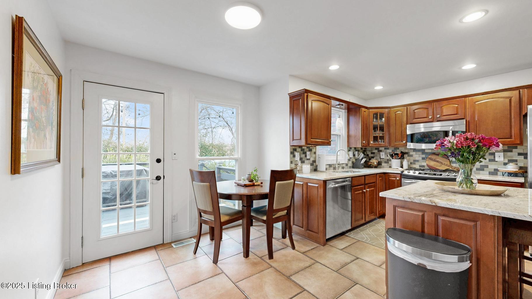 1439 Twin Ridge Rd