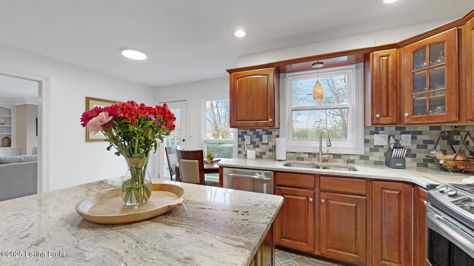 1439 Twin Ridge Rd