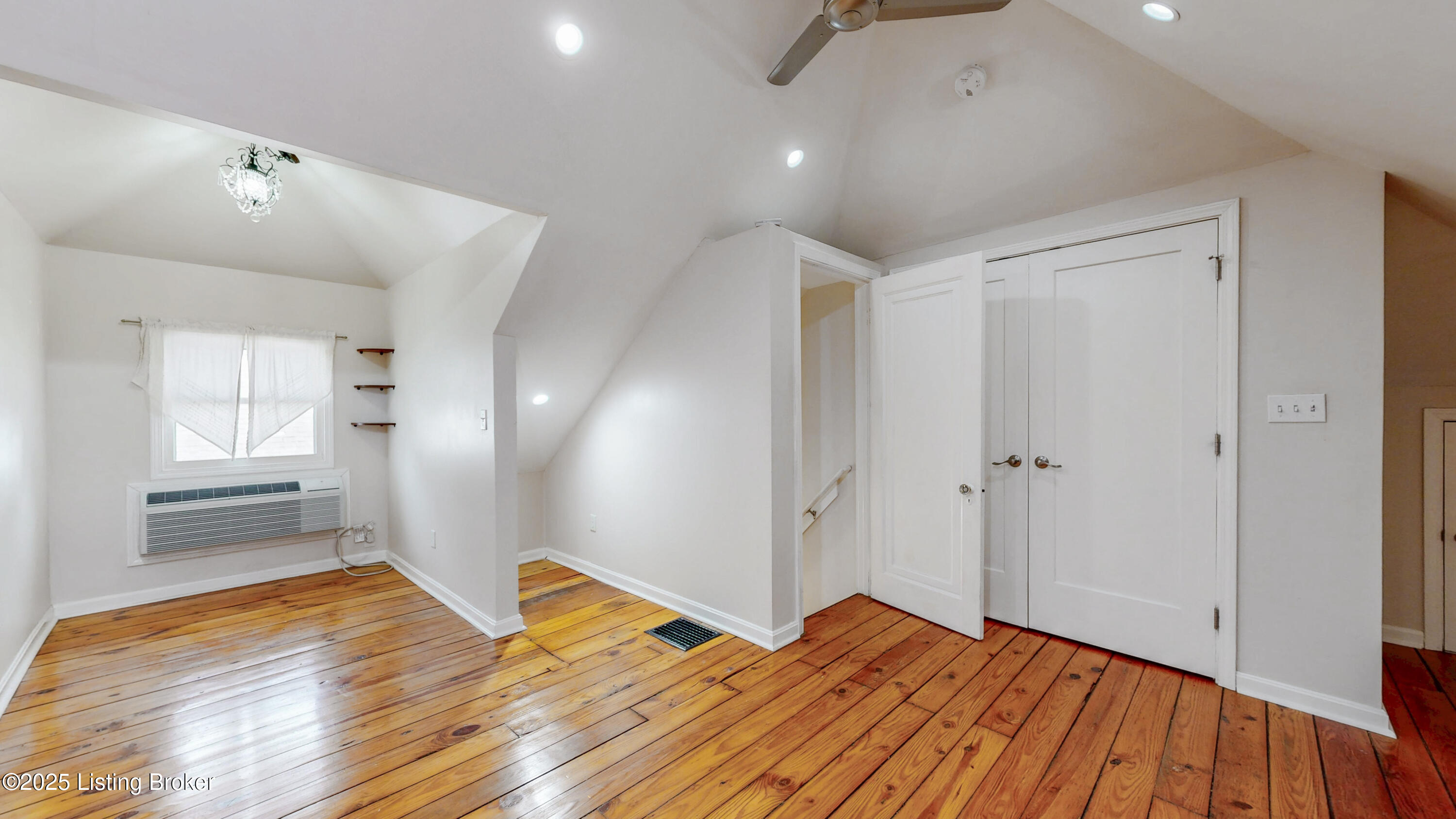 3105 Teal Ave