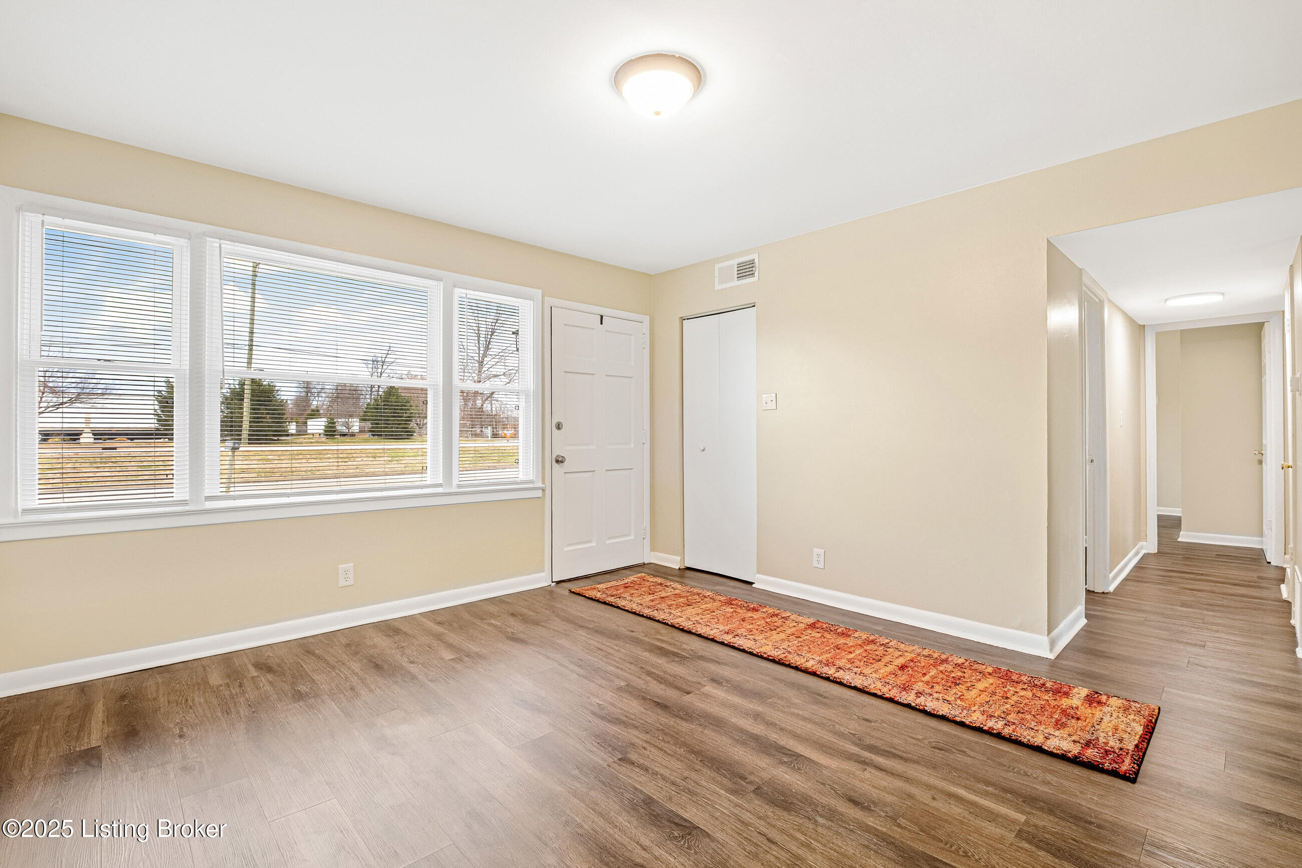 4626 E Indian Trail