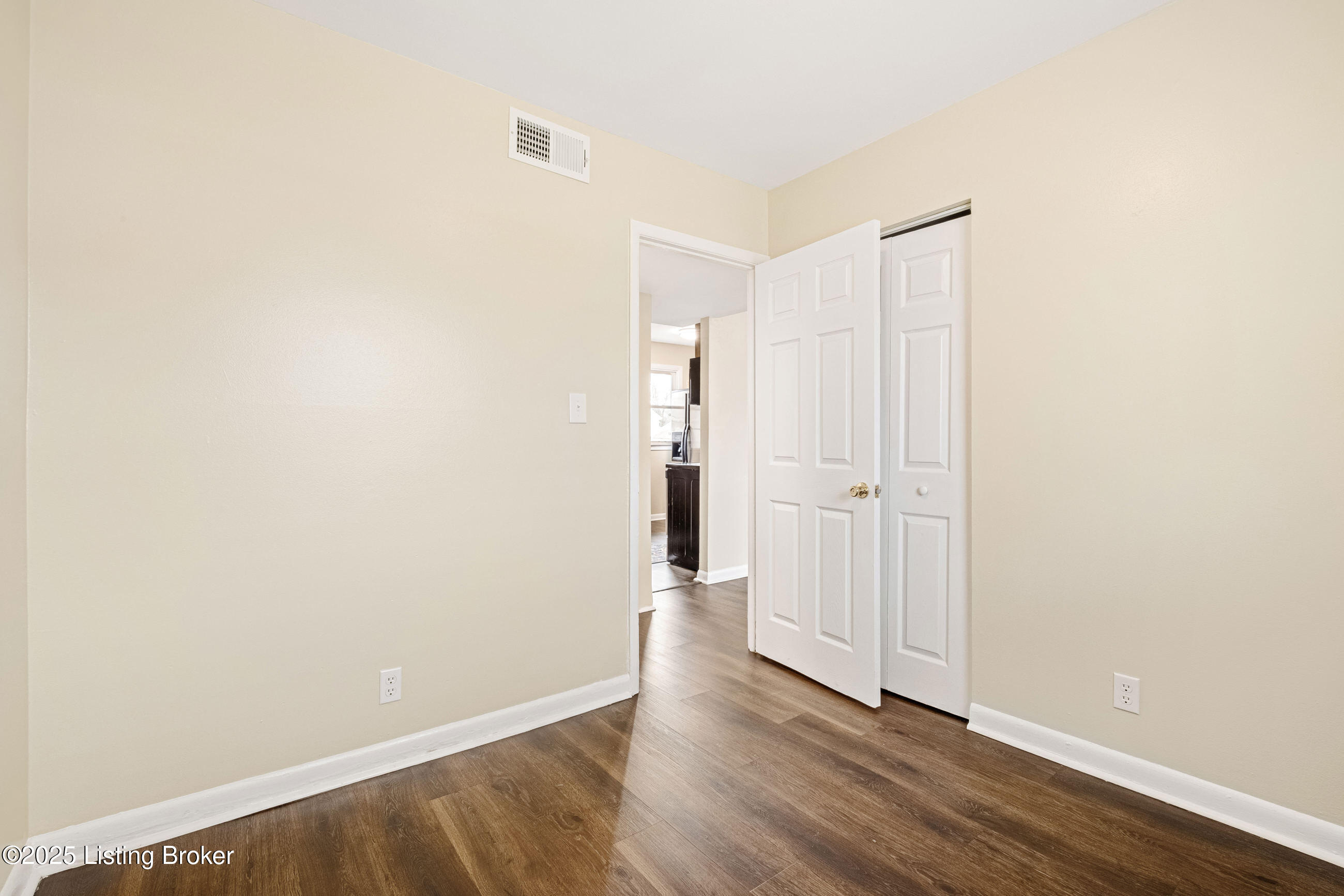 4626 E Indian Trail