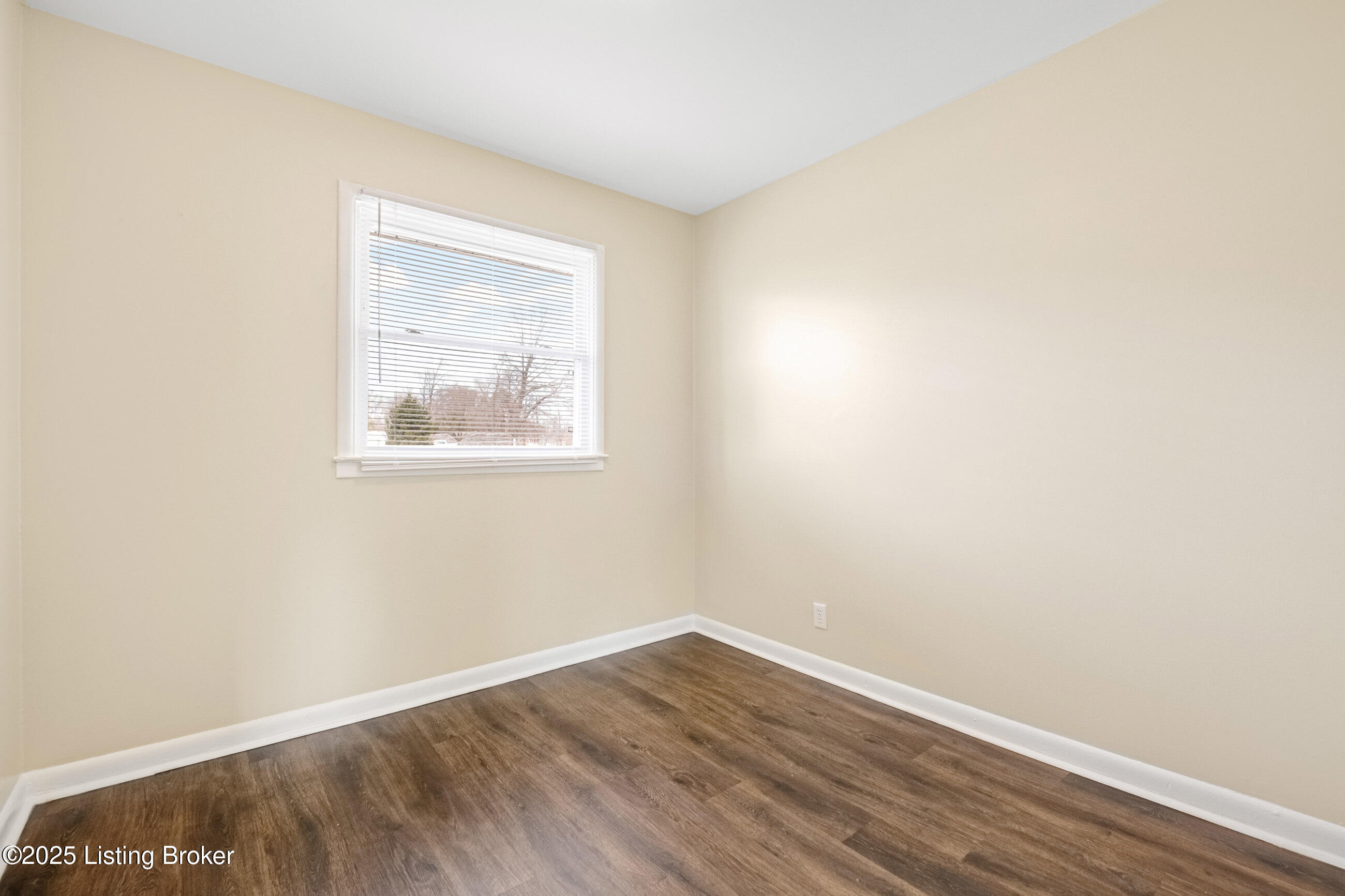 4626 E Indian Trail