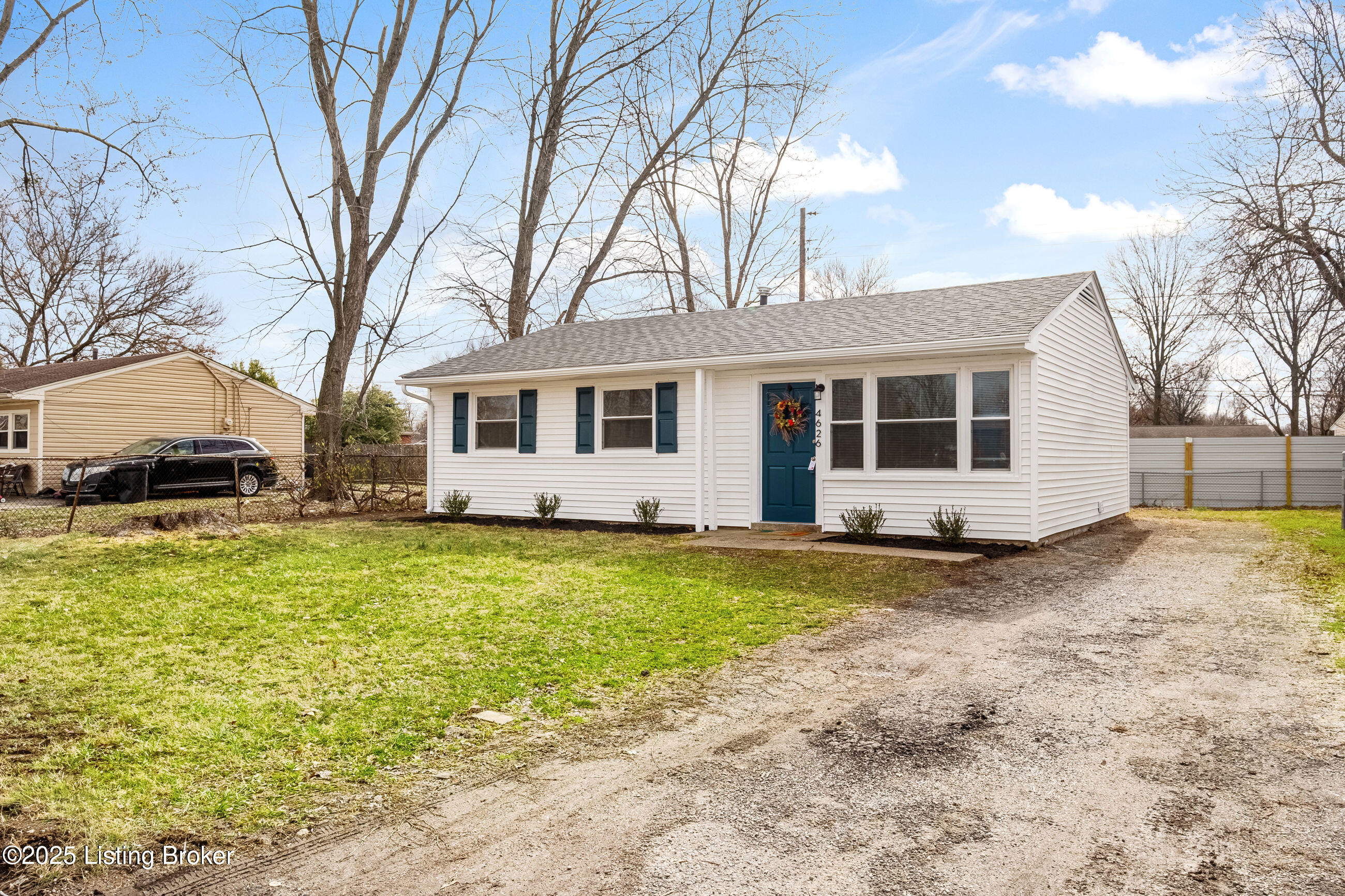 4626 E Indian Trail