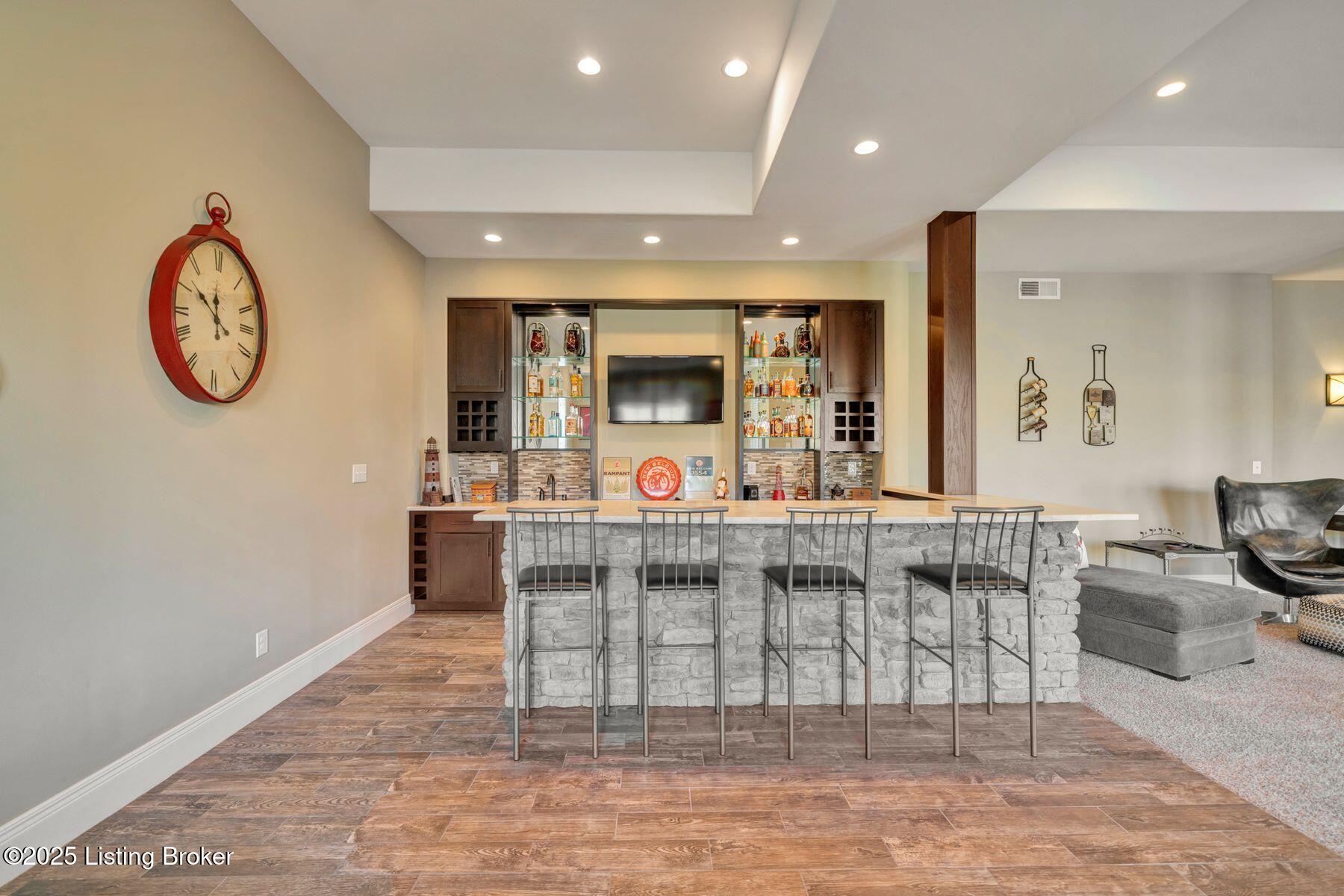 7507 Creekton Dr