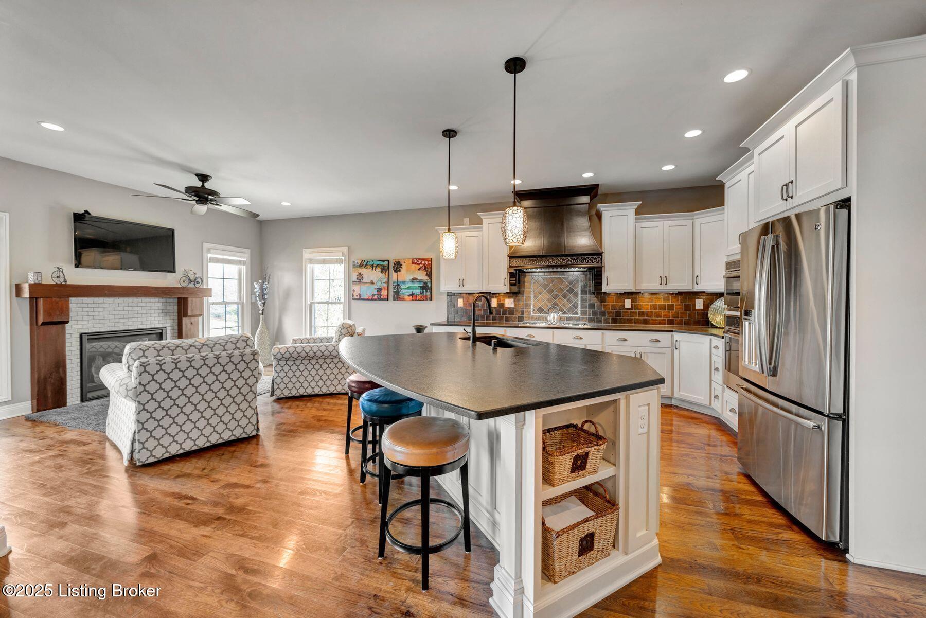 7507 Creekton Dr