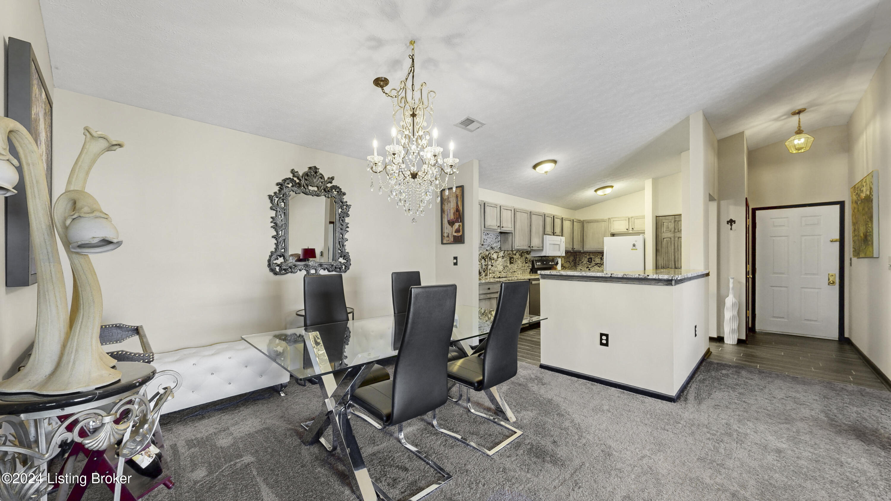 3805 Yardley Ct 205
