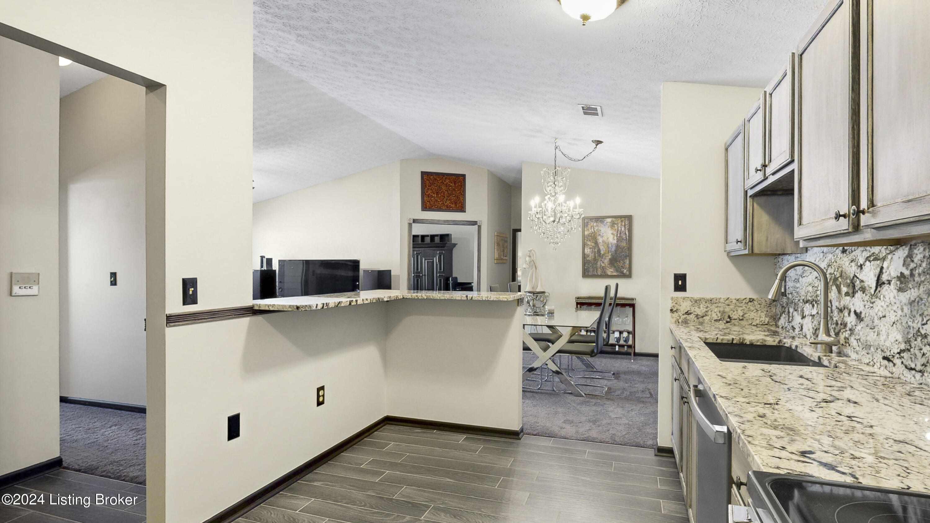 3805 Yardley Ct 205