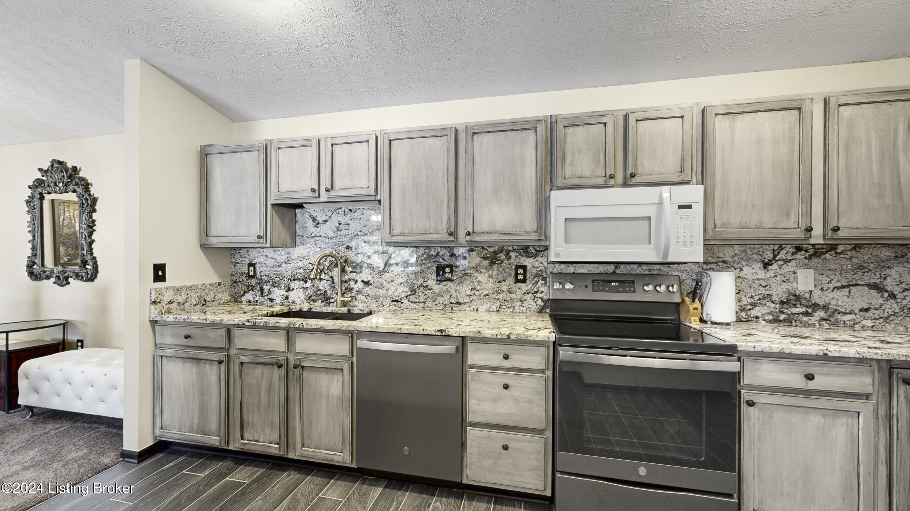 3805 Yardley Ct 205