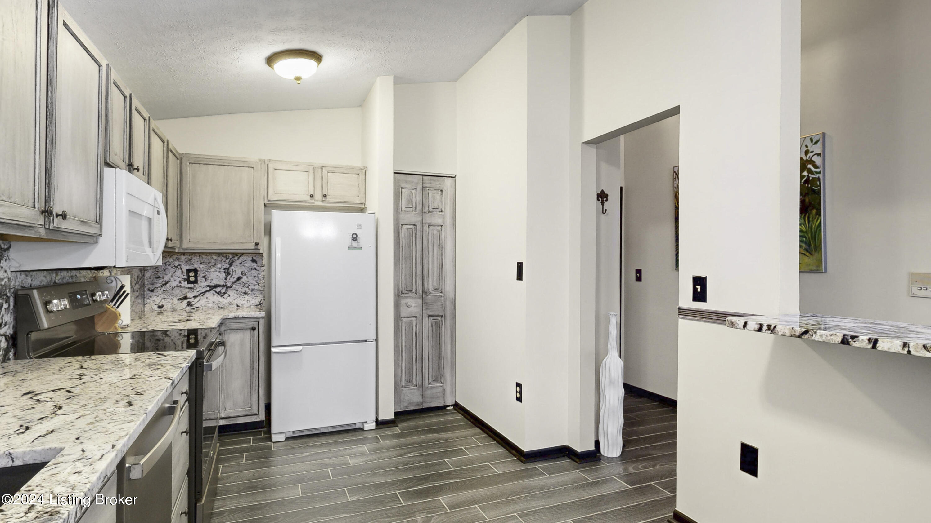 3805 Yardley Ct 205
