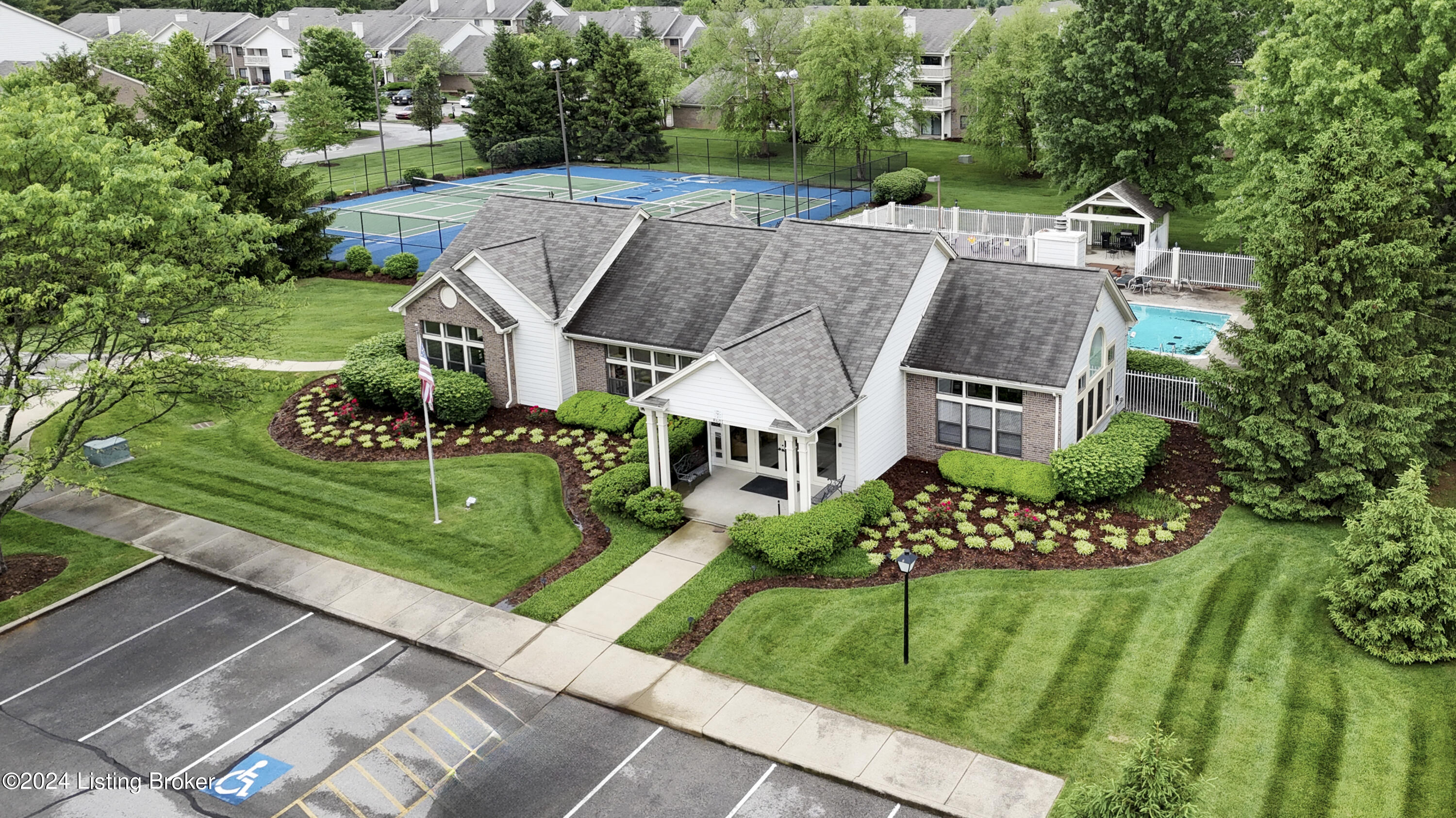 3805 Yardley Ct 205