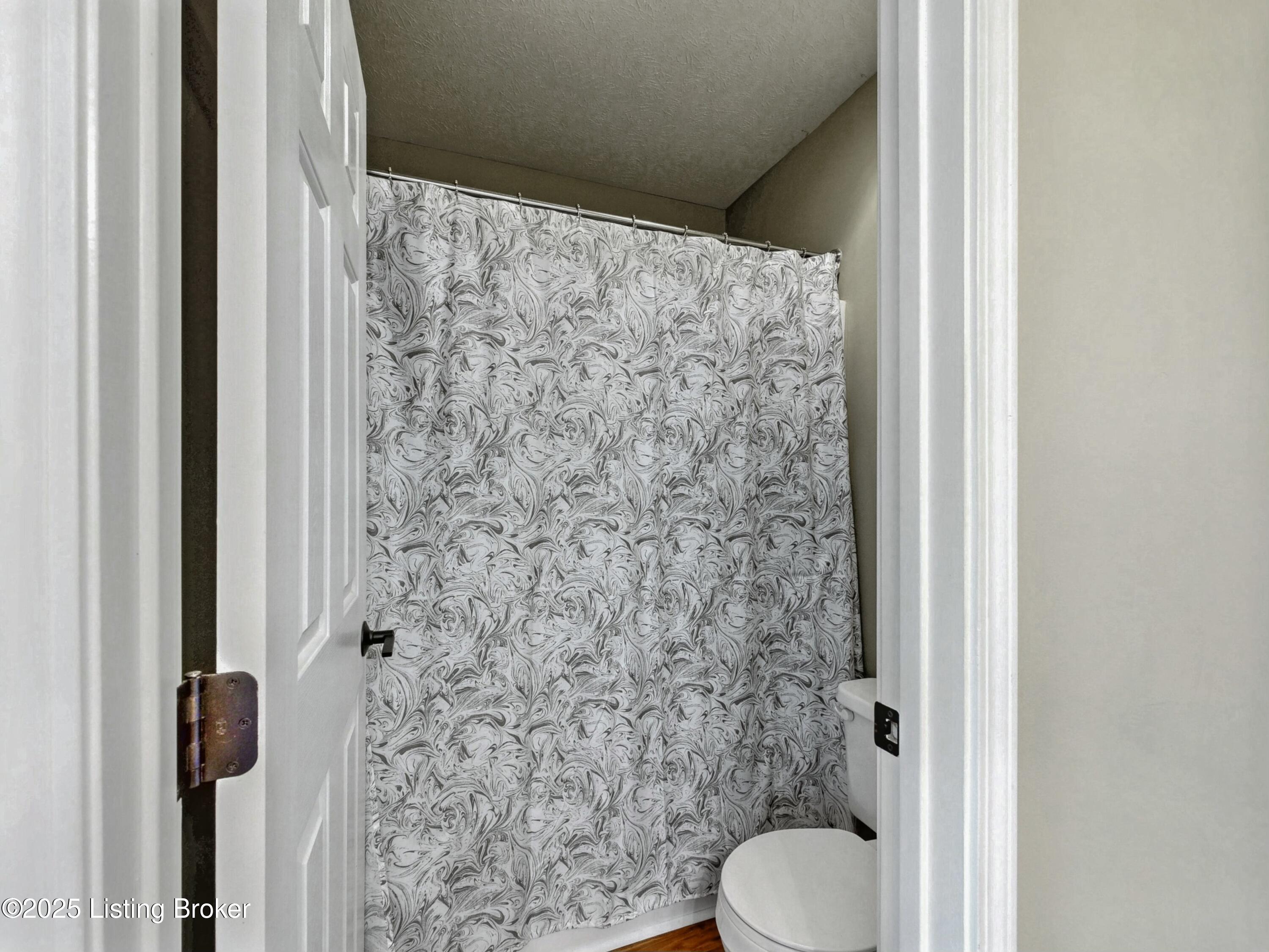 11817 Halifax Dr