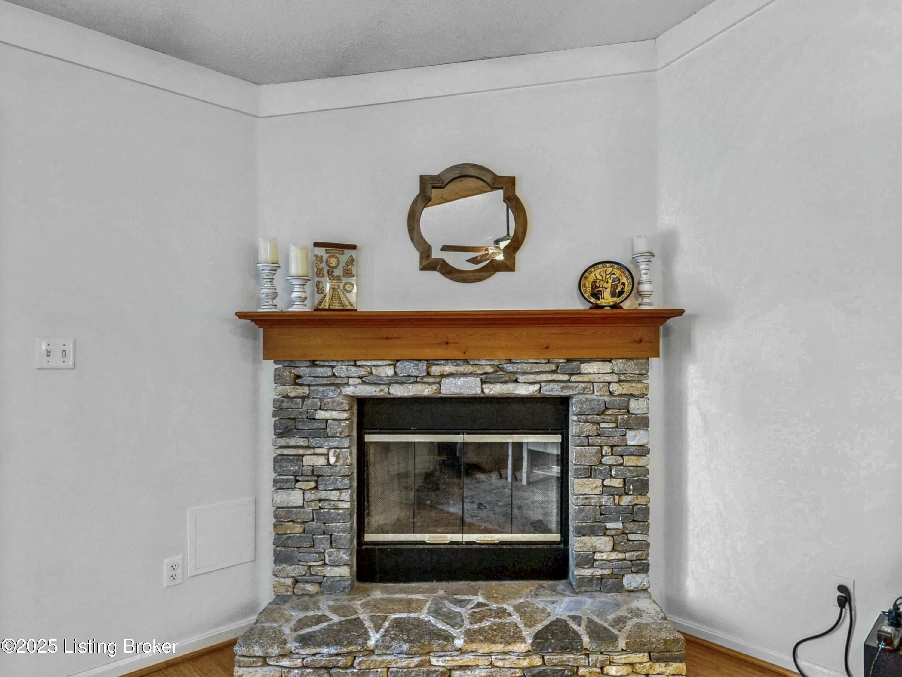 11817 Halifax Dr