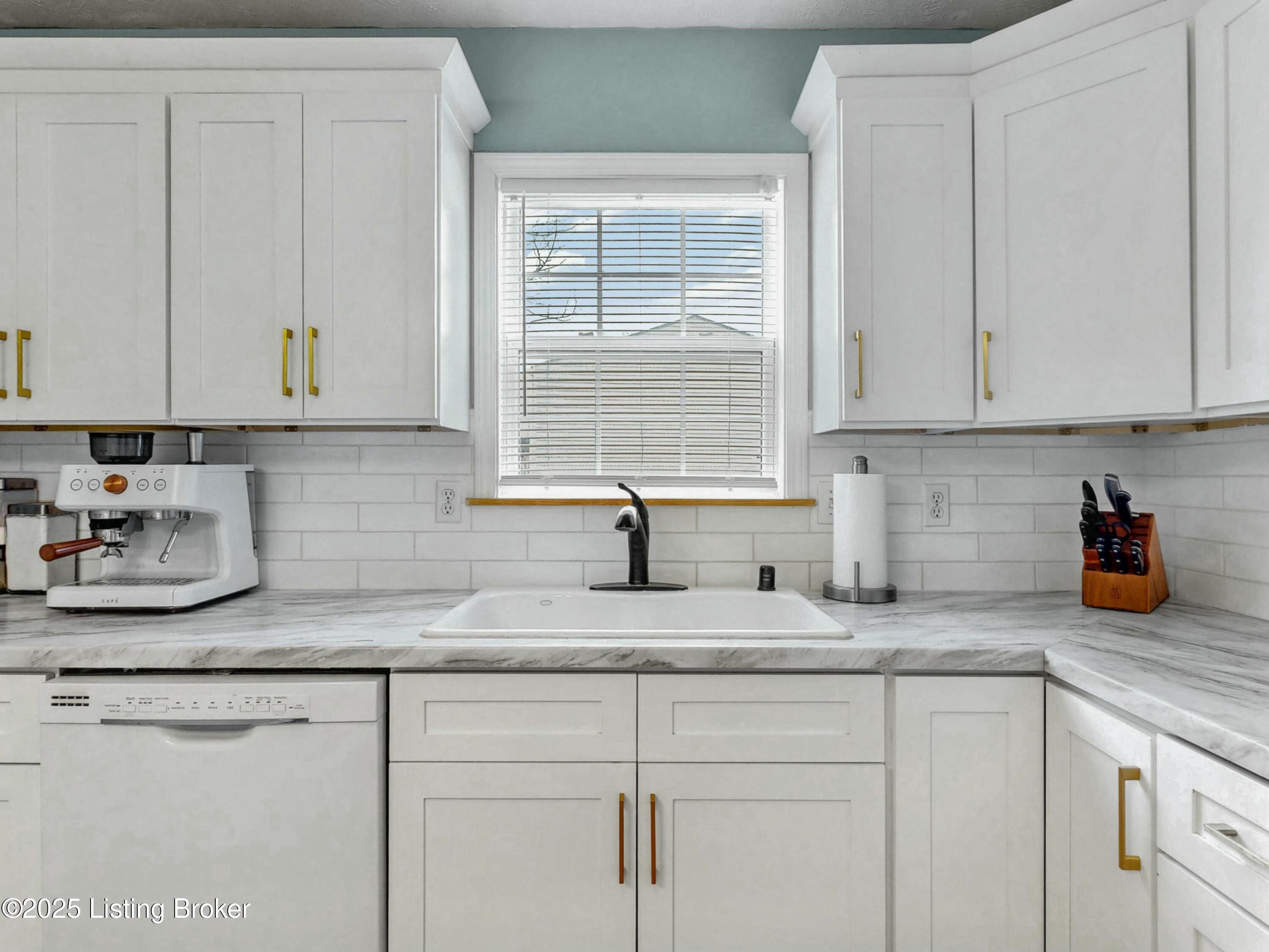 11817 Halifax Dr