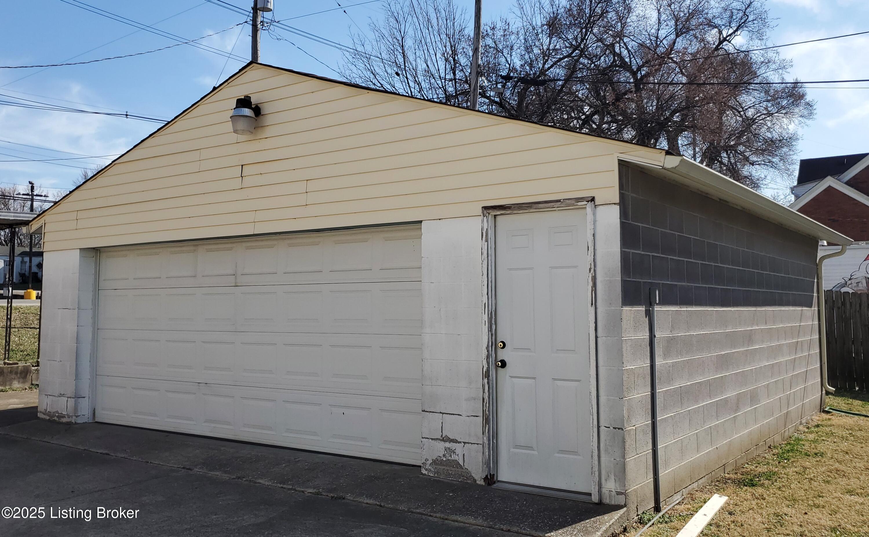 1802 Oregon Ave