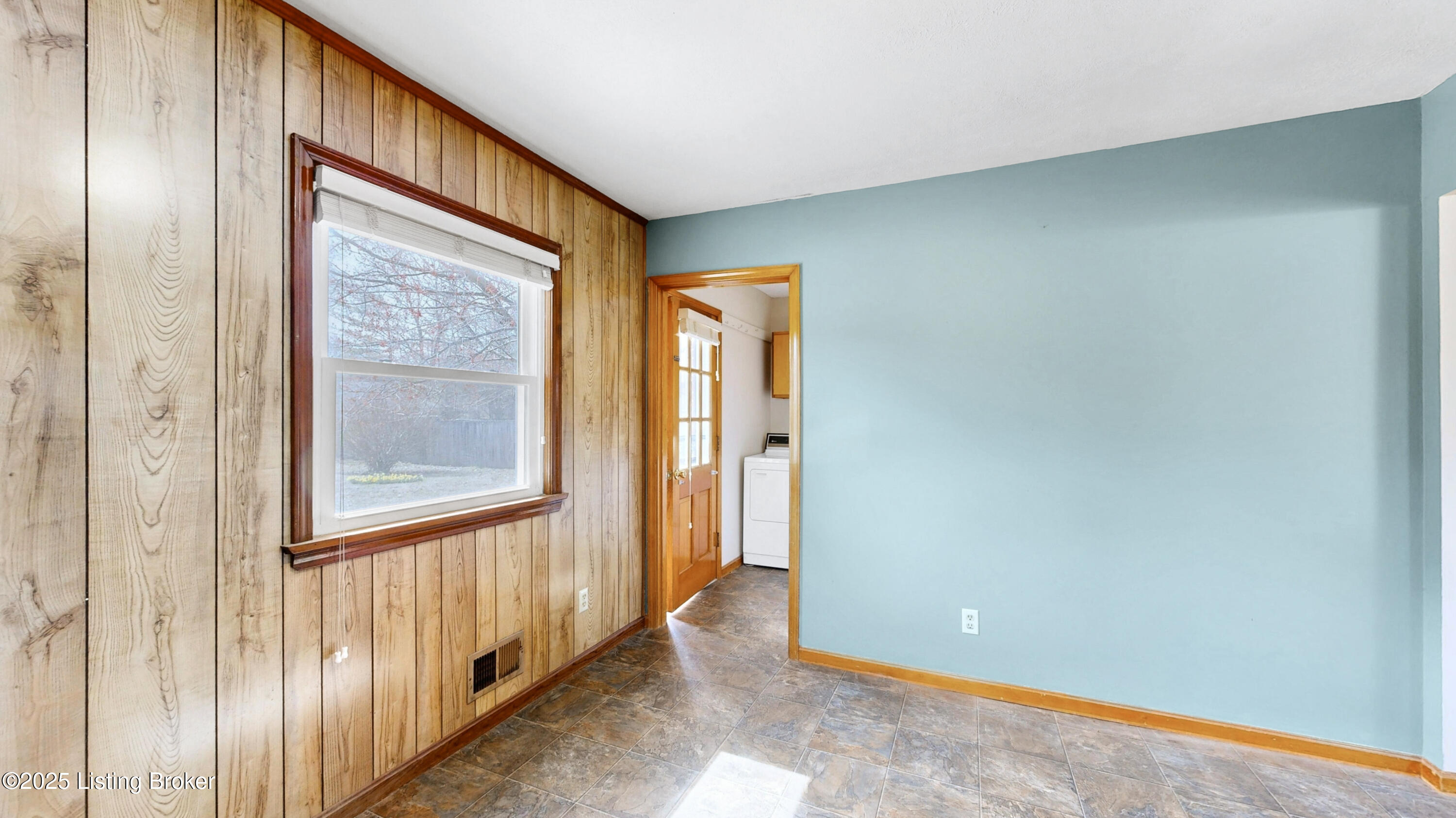 204 Rosebank Ct