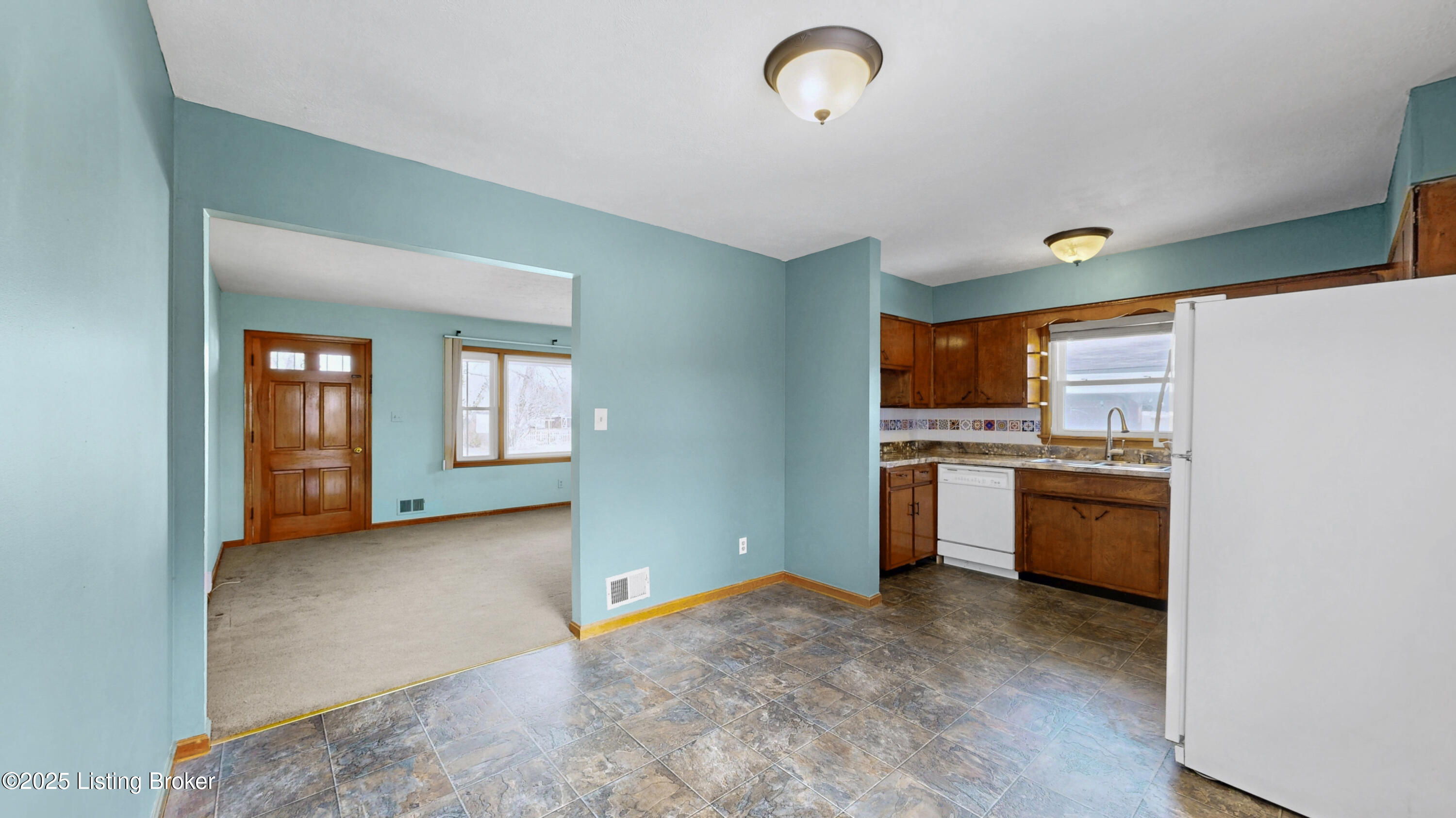 204 Rosebank Ct