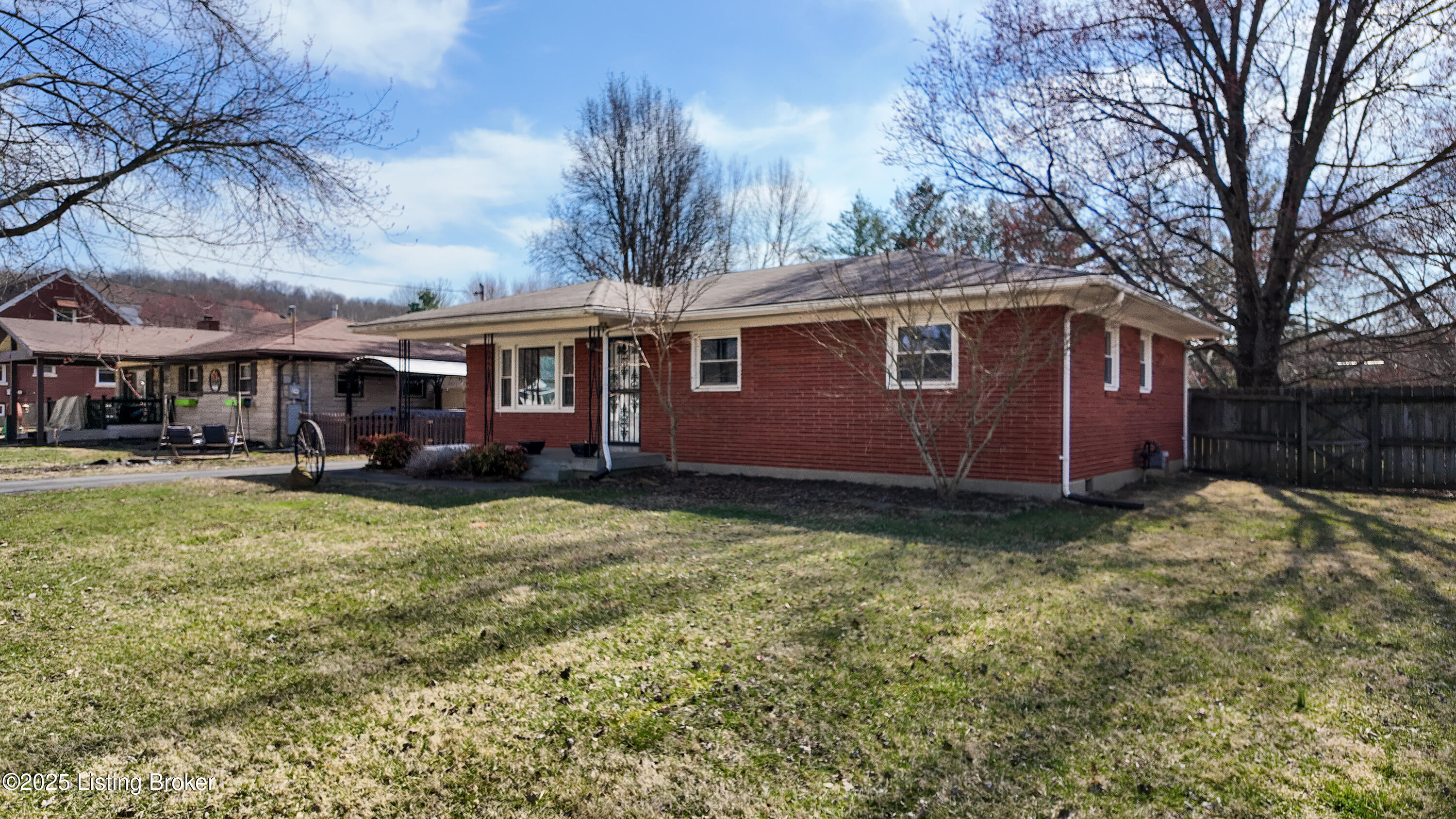 204 Rosebank Ct