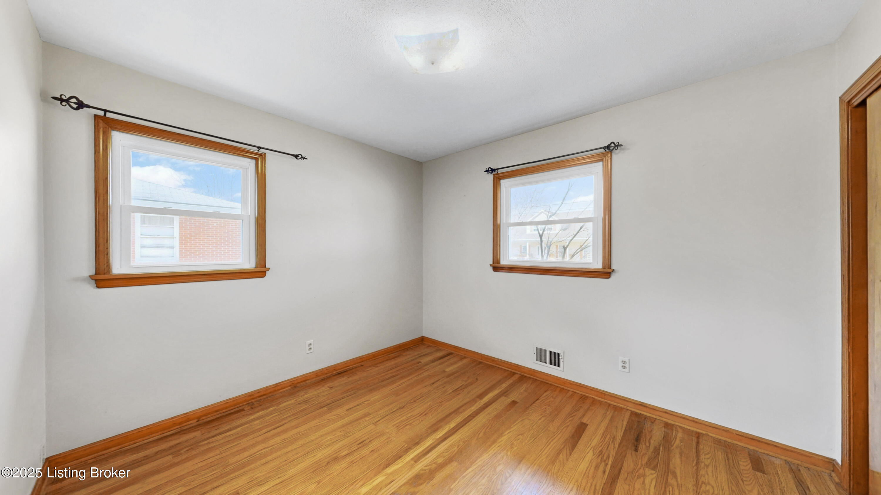 204 Rosebank Ct