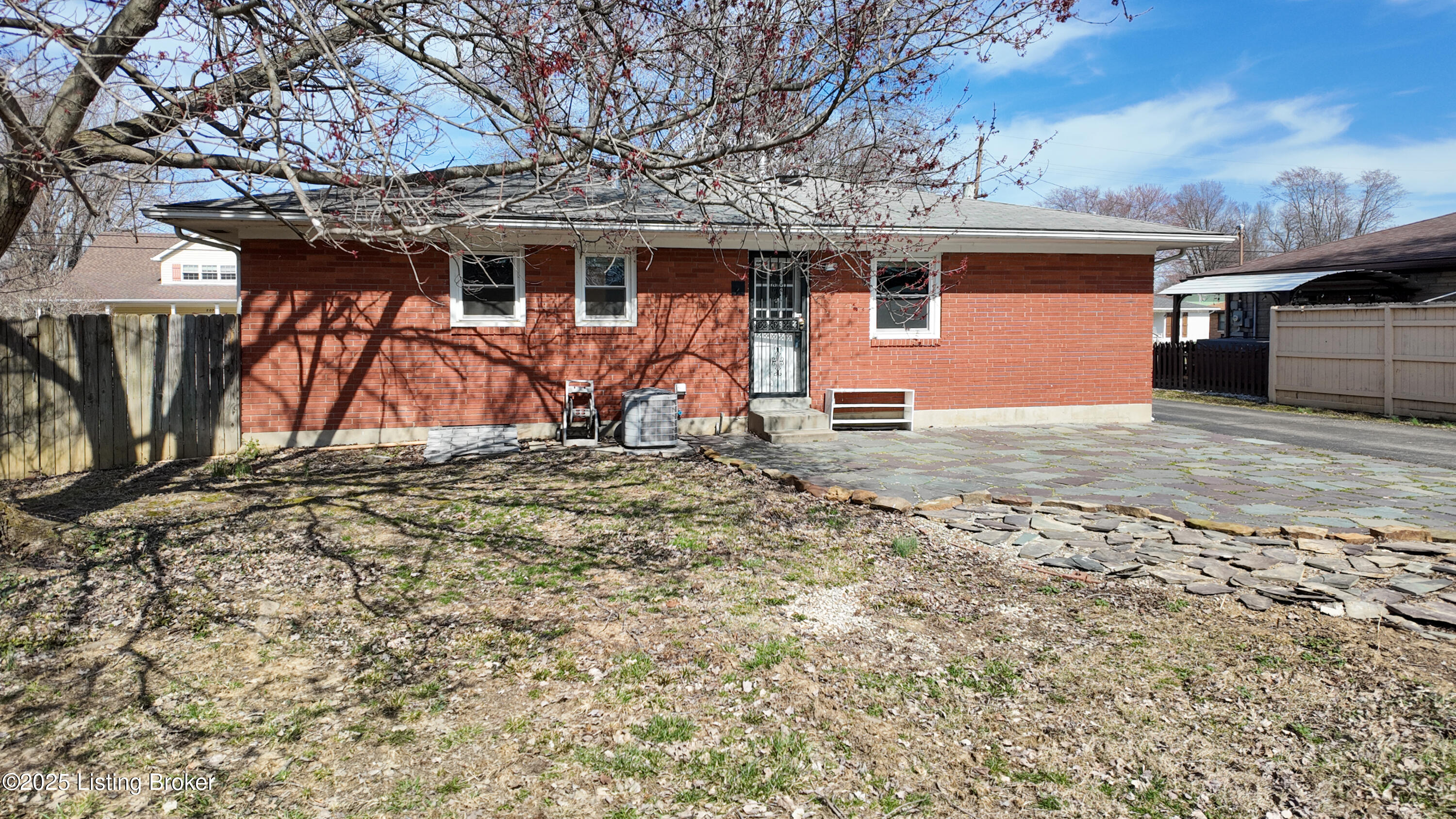 204 Rosebank Ct