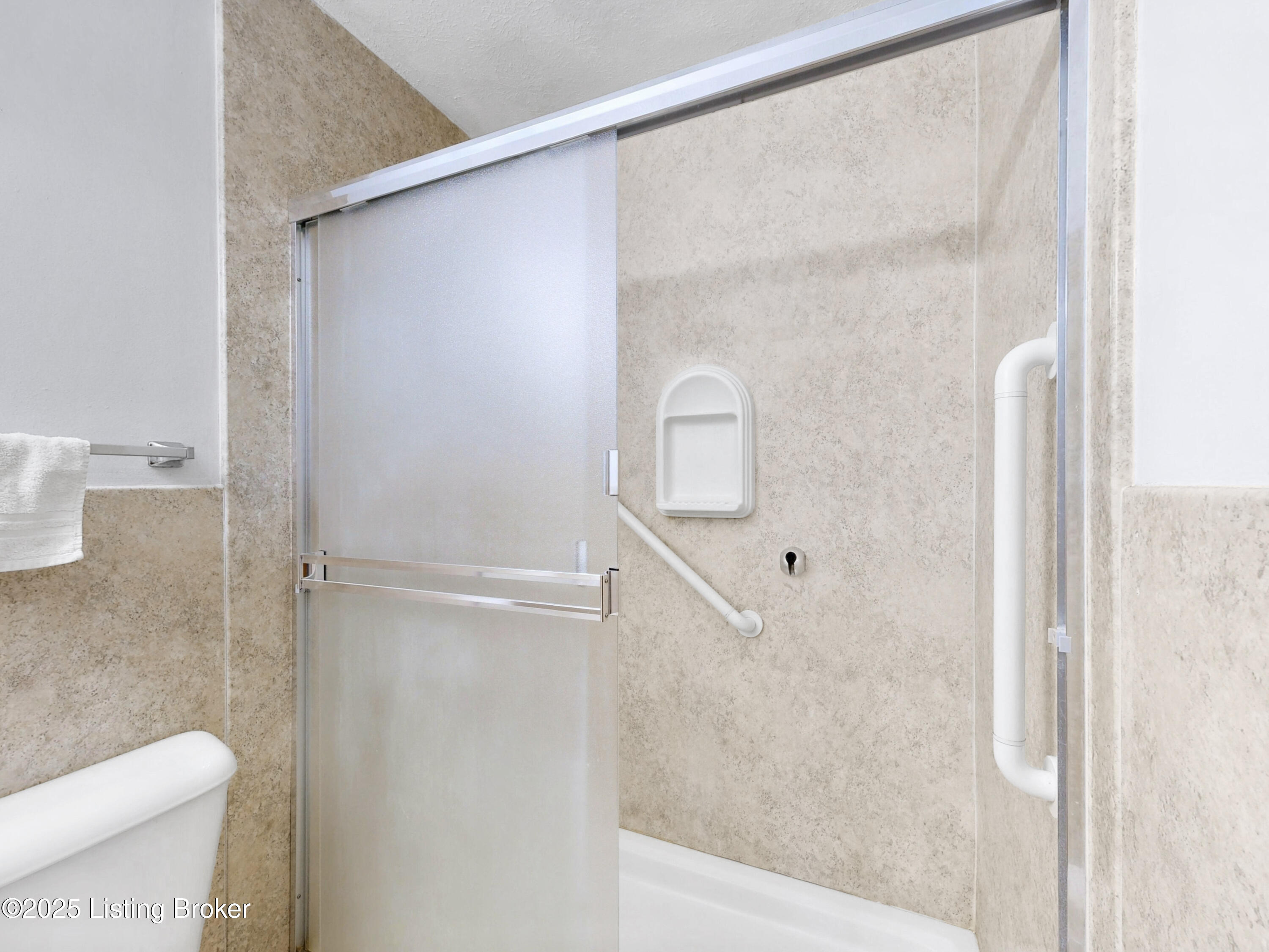 204 Rosebank Ct