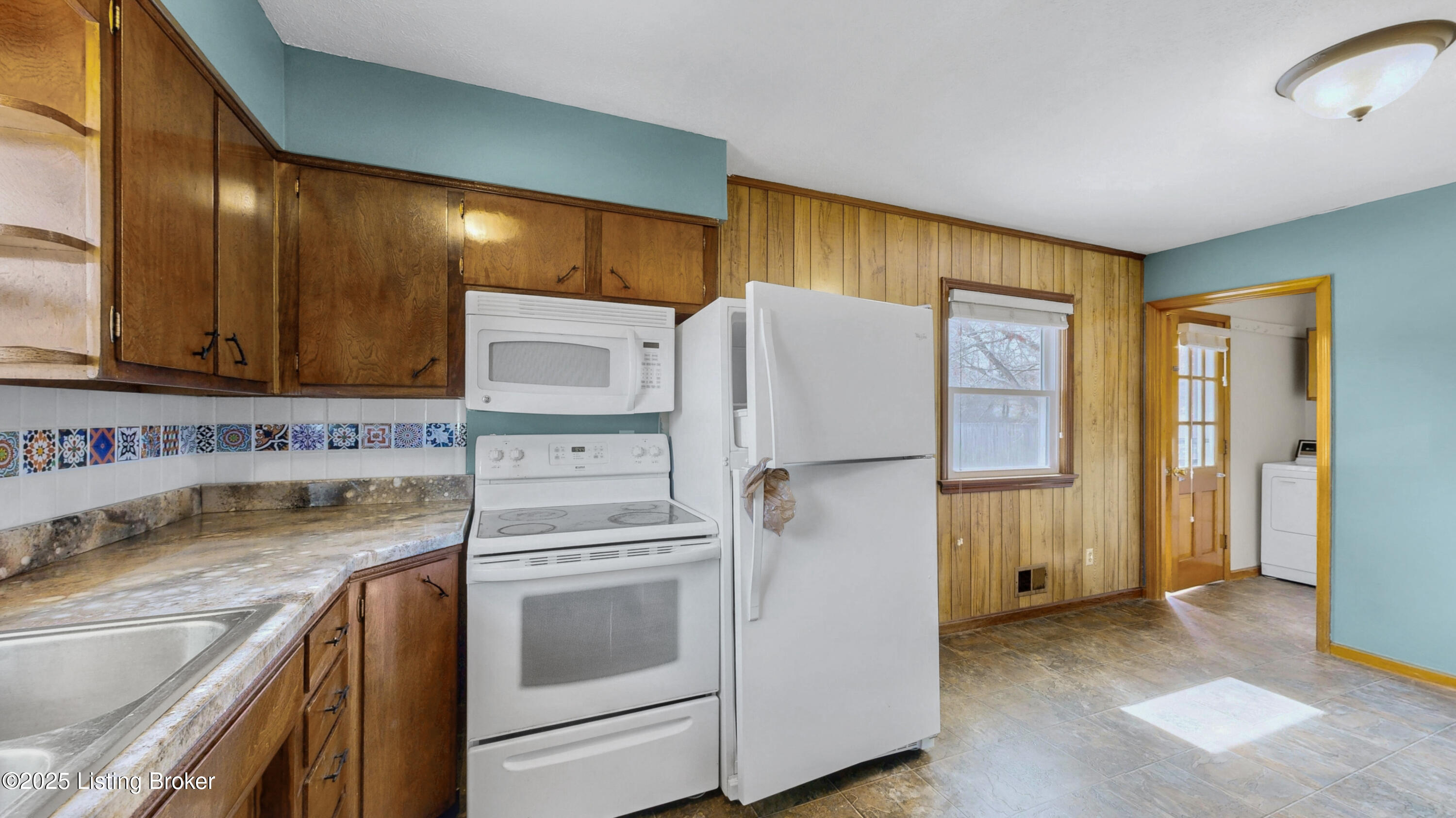 204 Rosebank Ct