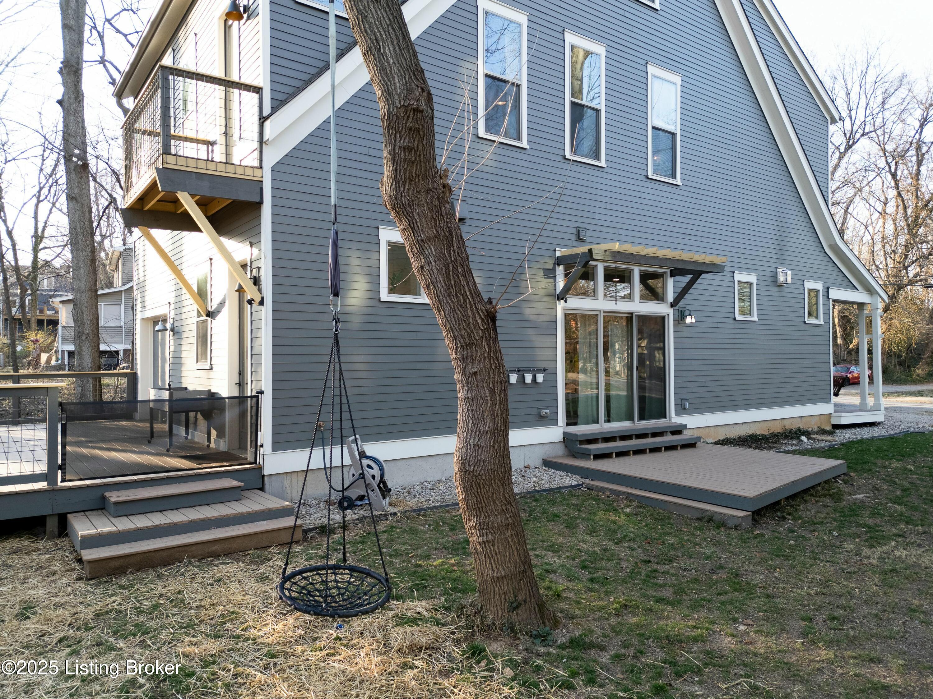 2220 Sycamore Ave