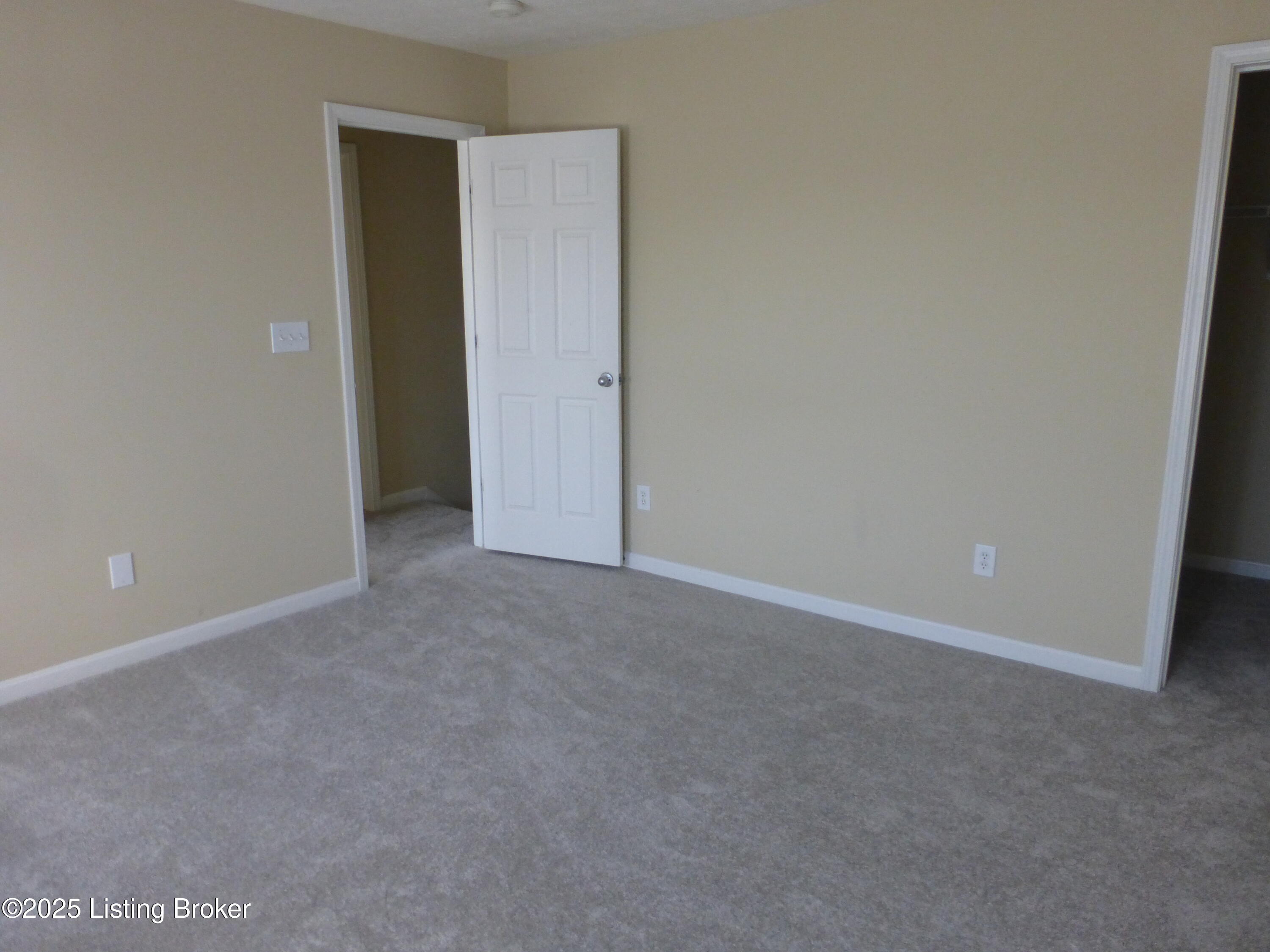 5925 Dewitt Dr