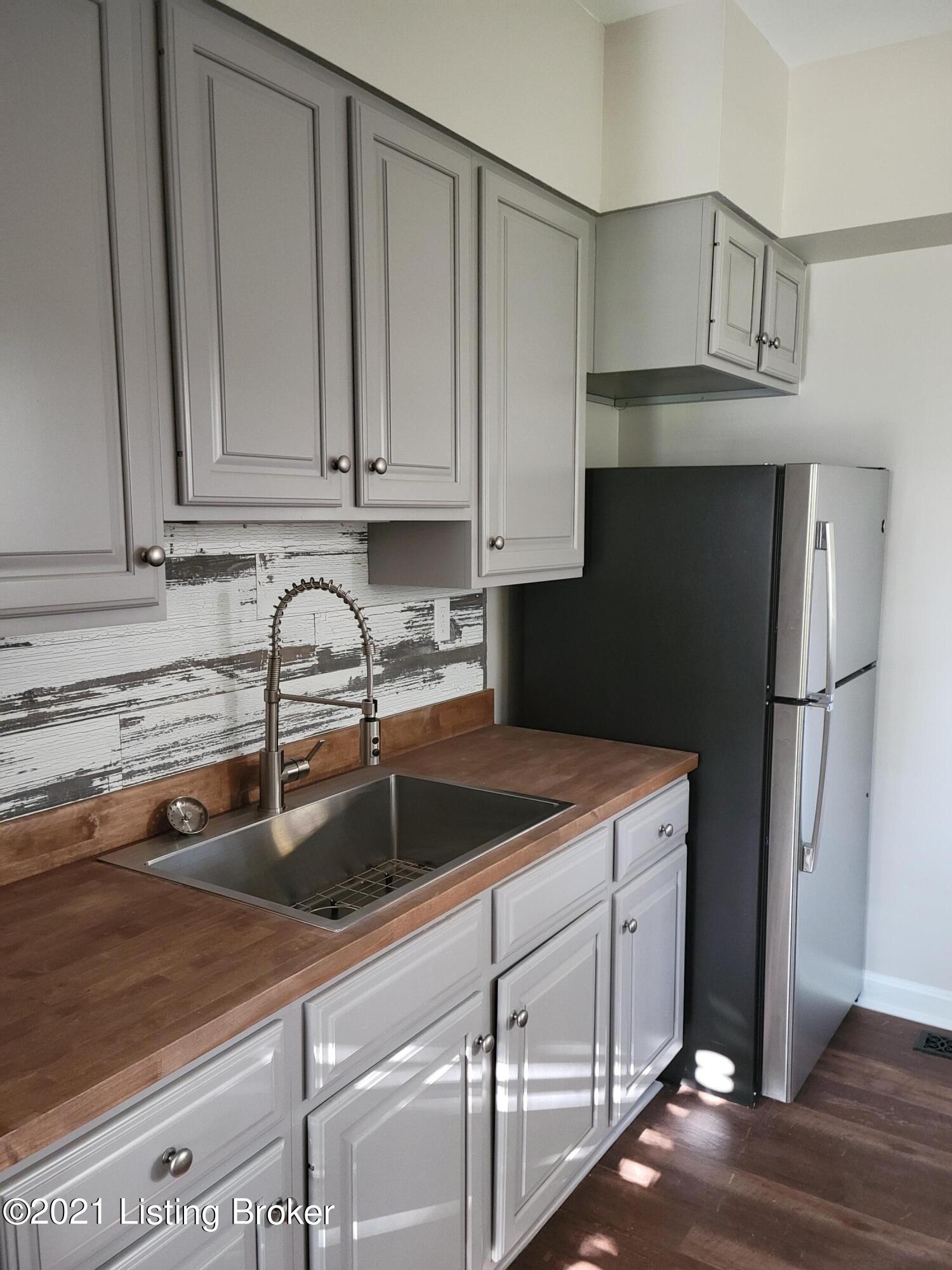 862 Eastern Pkwy
