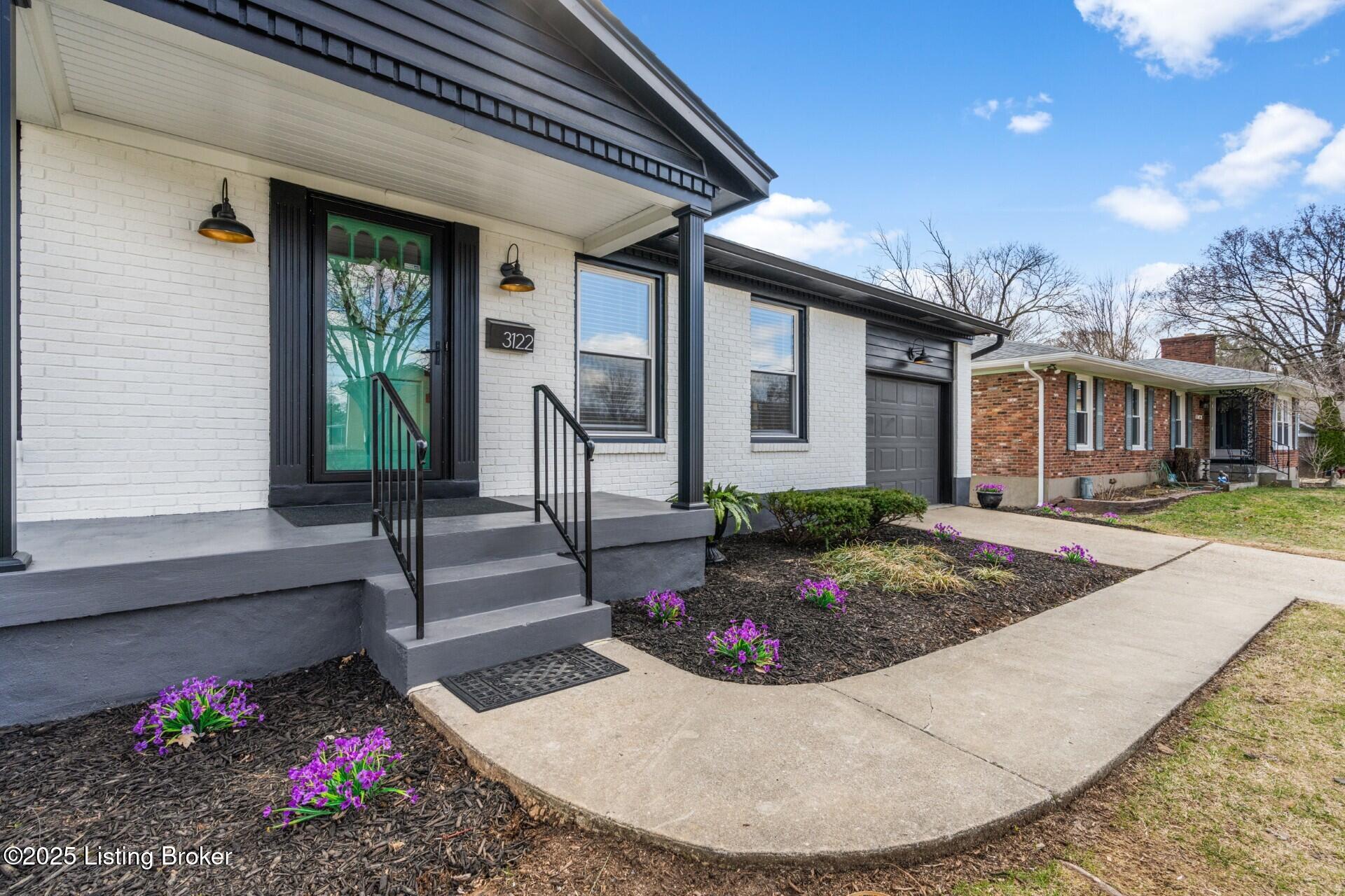 3122 Sunny Ln
