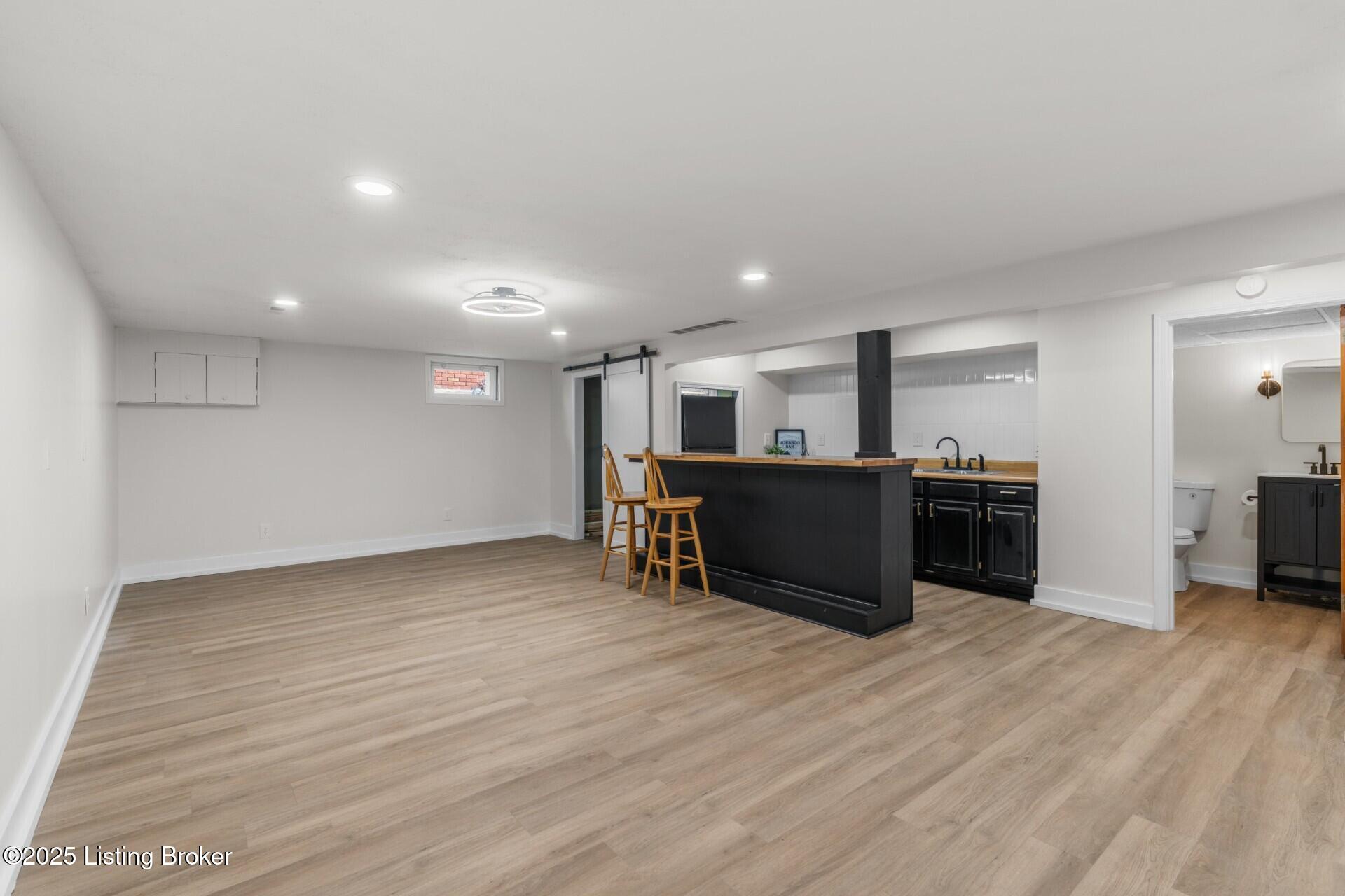 3122 Sunny Ln