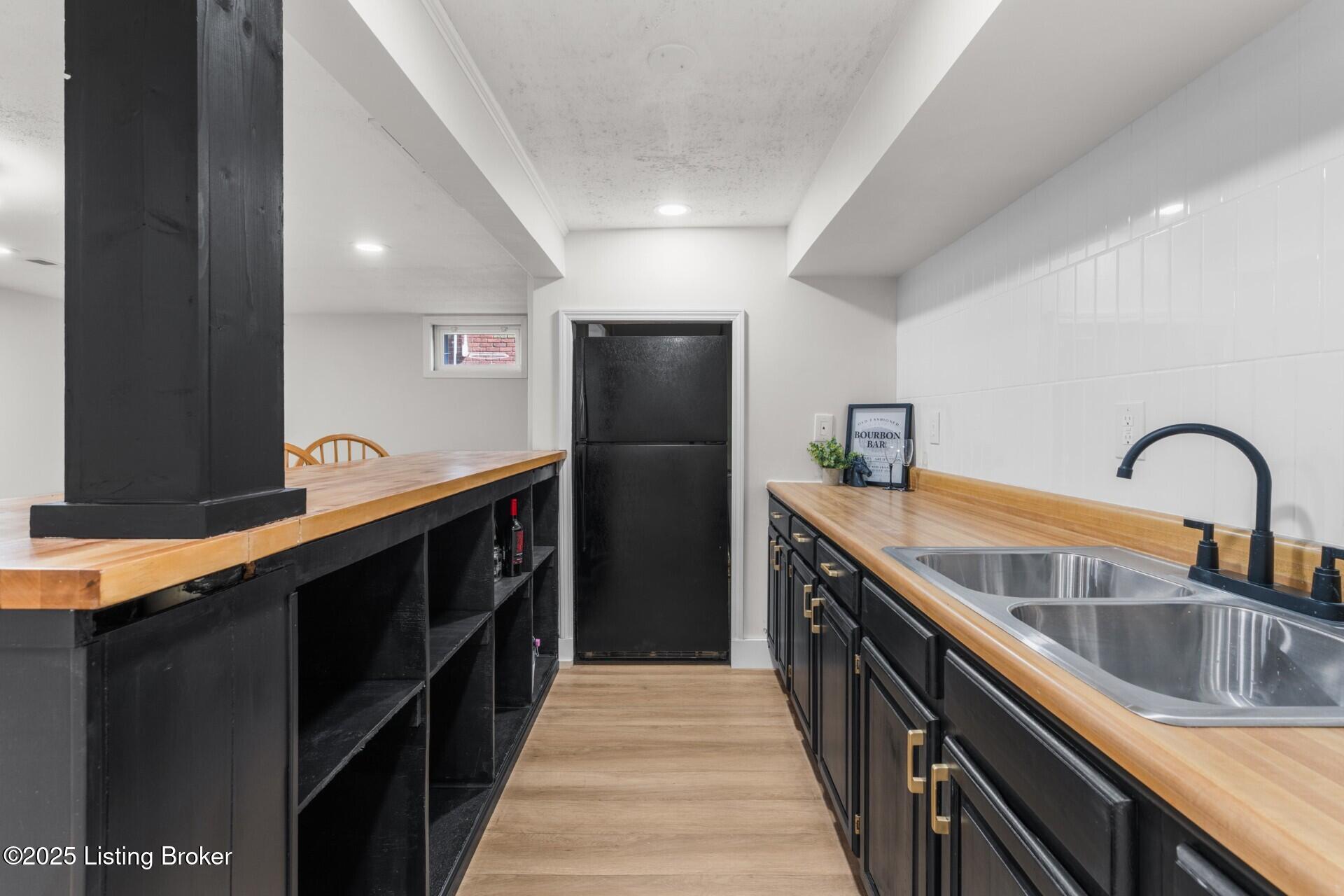 3122 Sunny Ln