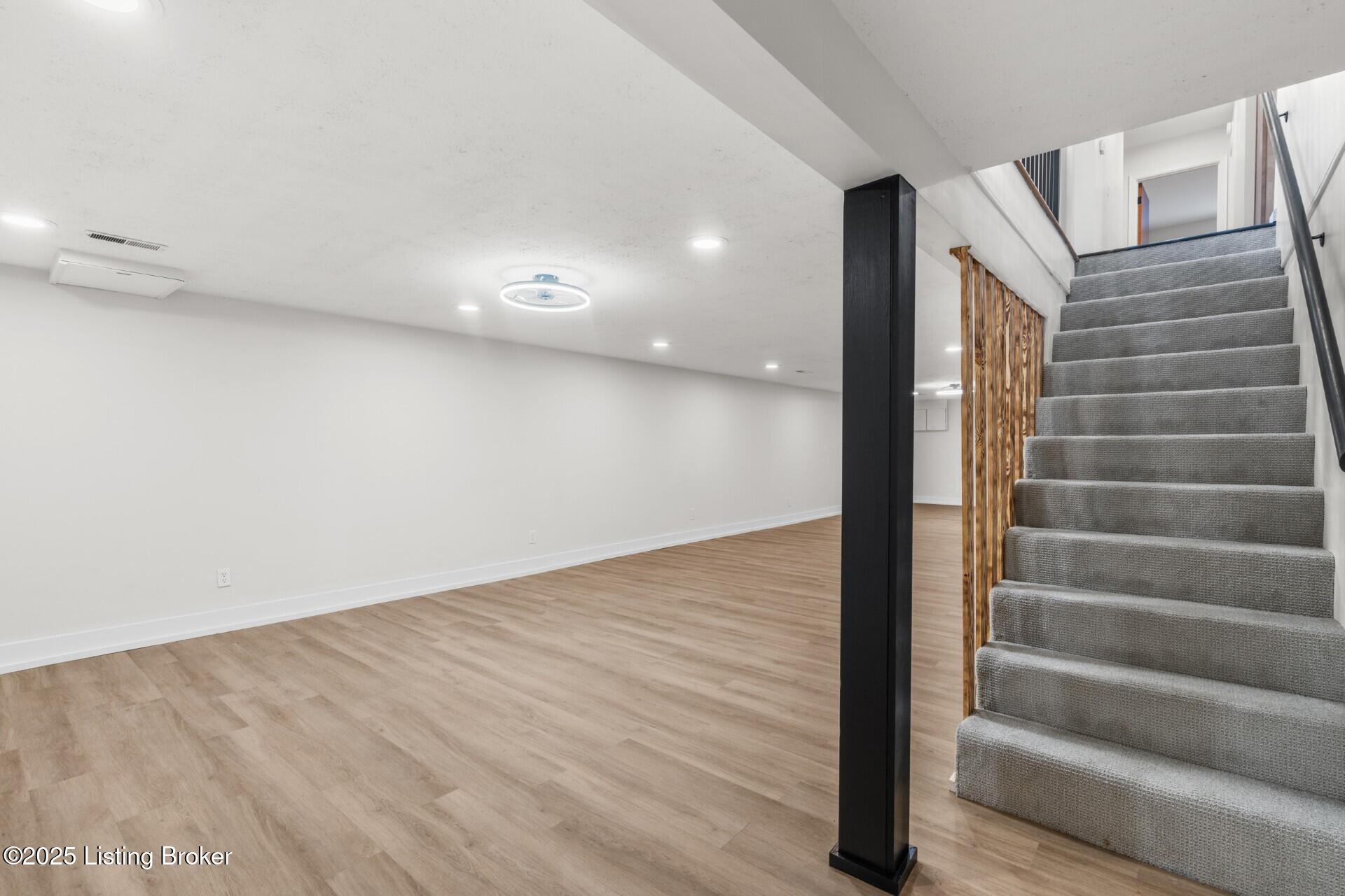 3122 Sunny Ln