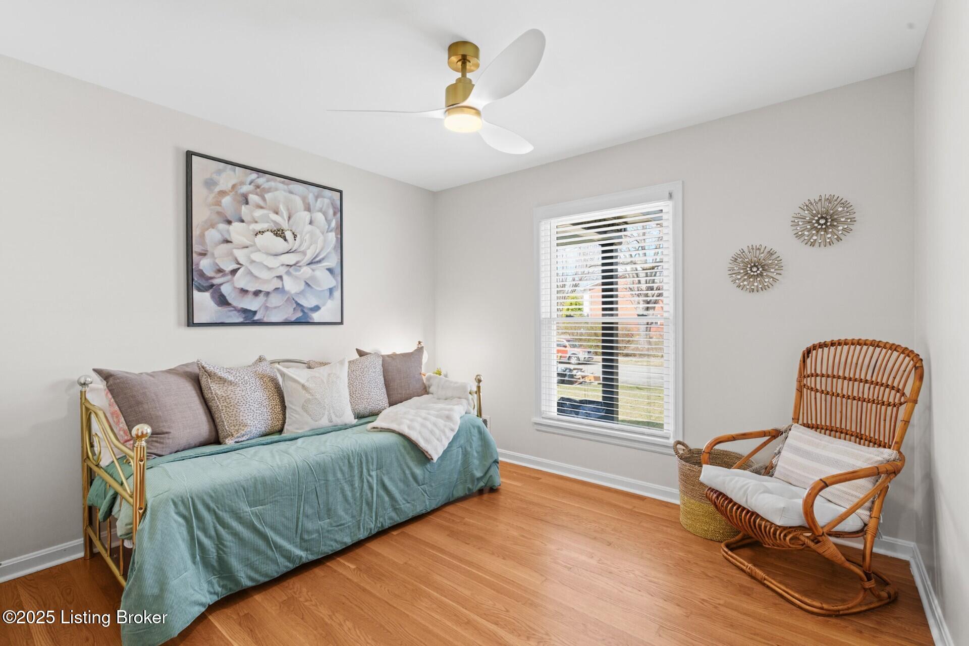 3122 Sunny Ln