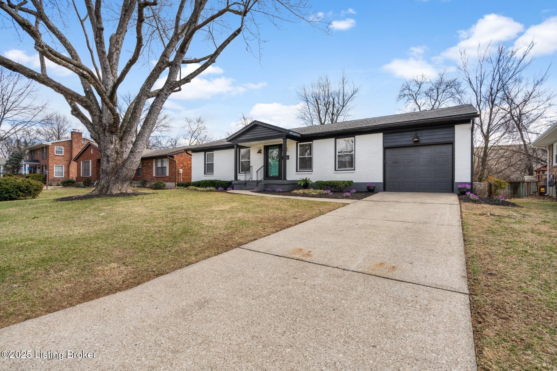 3122 Sunny Ln