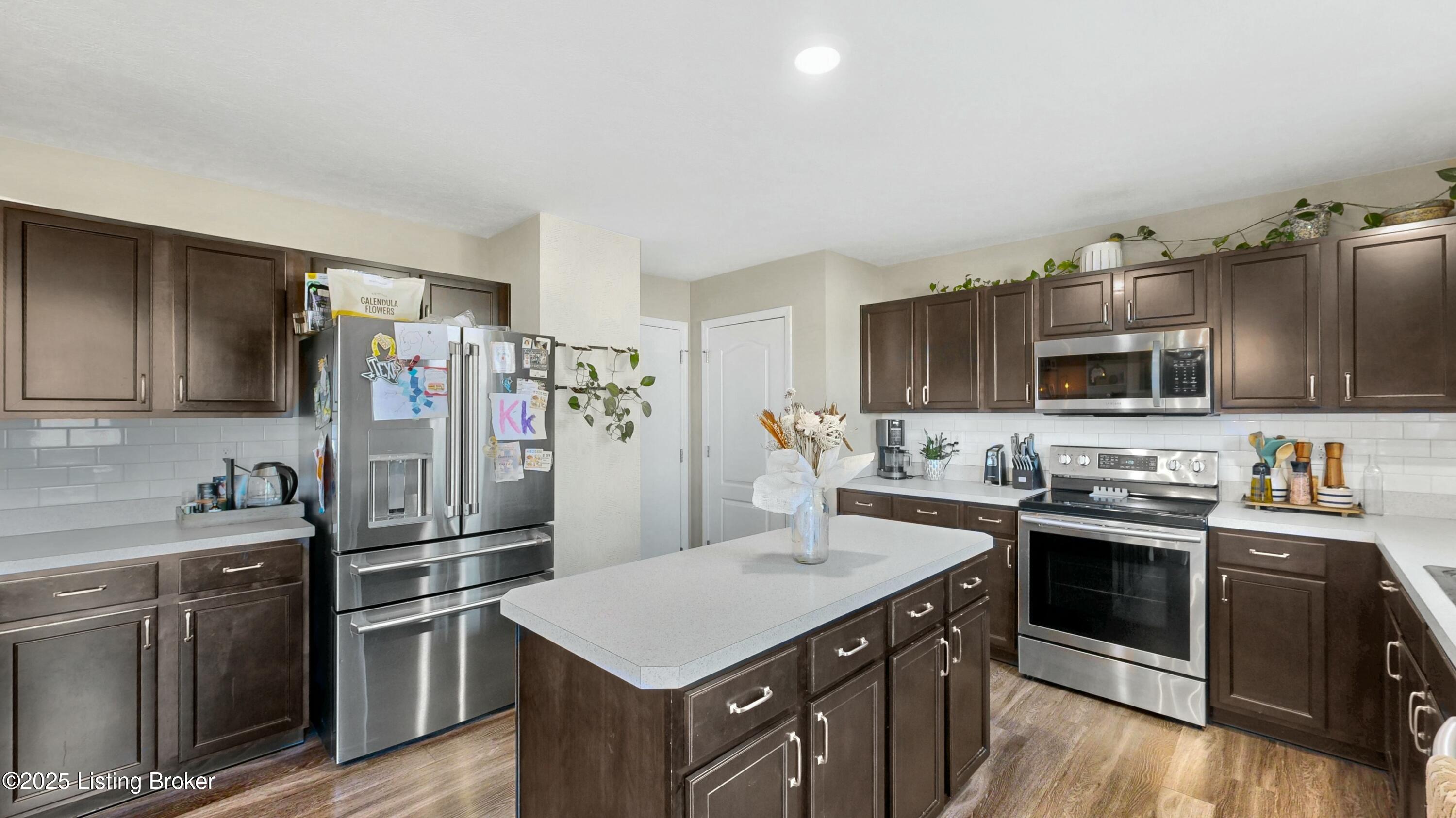 6064 Edgemont Way