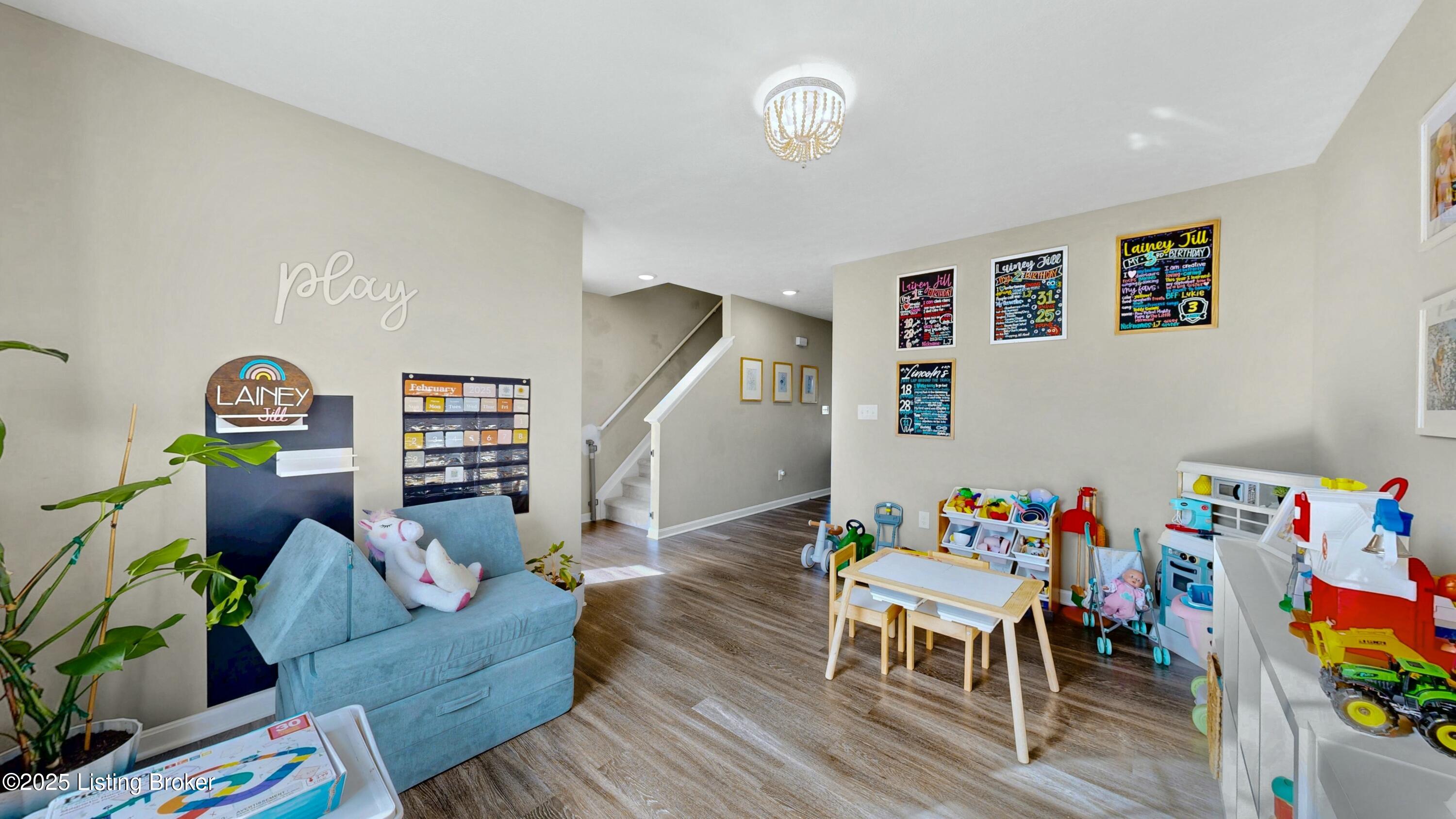 6064 Edgemont Way