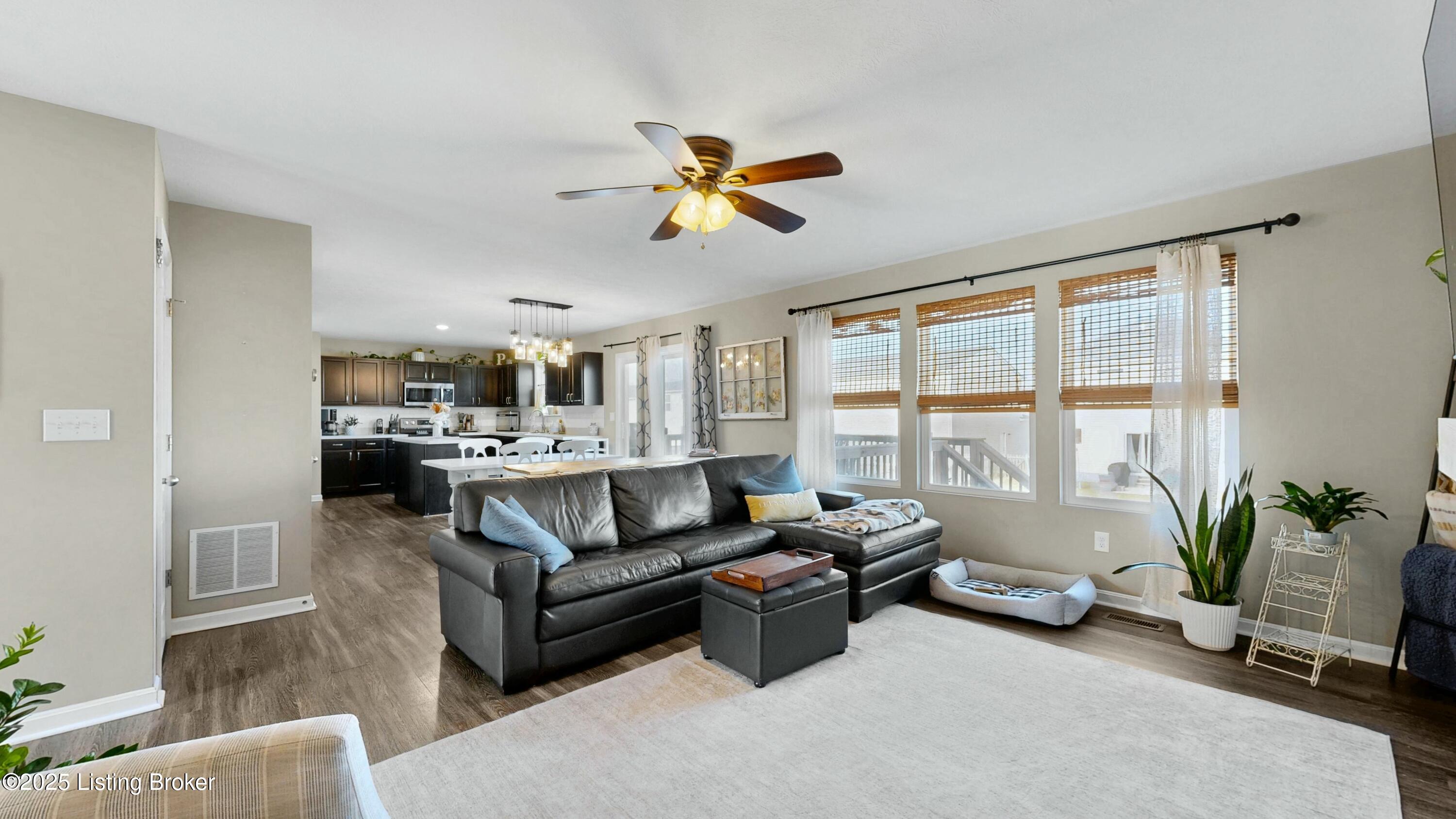 6064 Edgemont Way