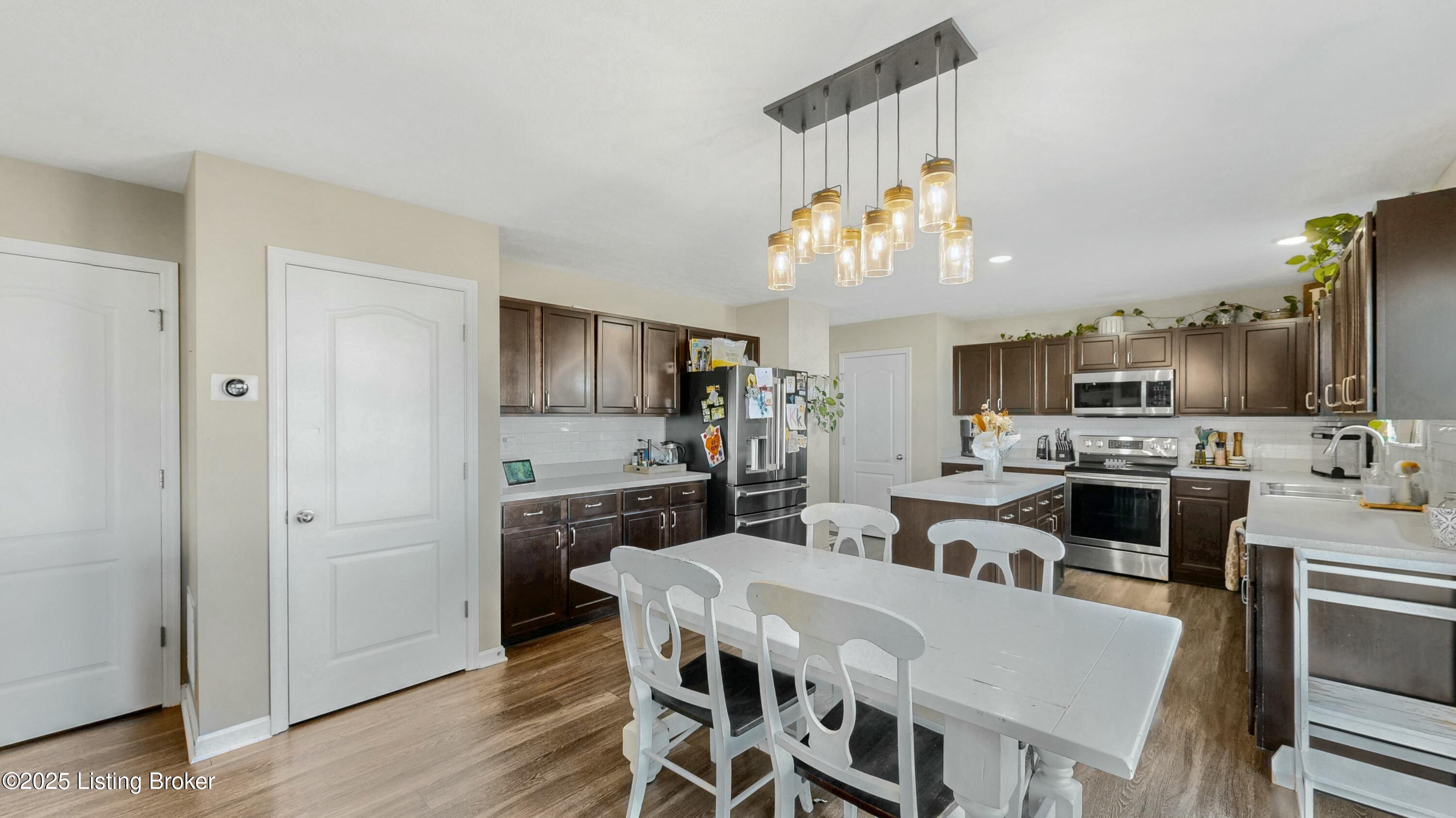 6064 Edgemont Way