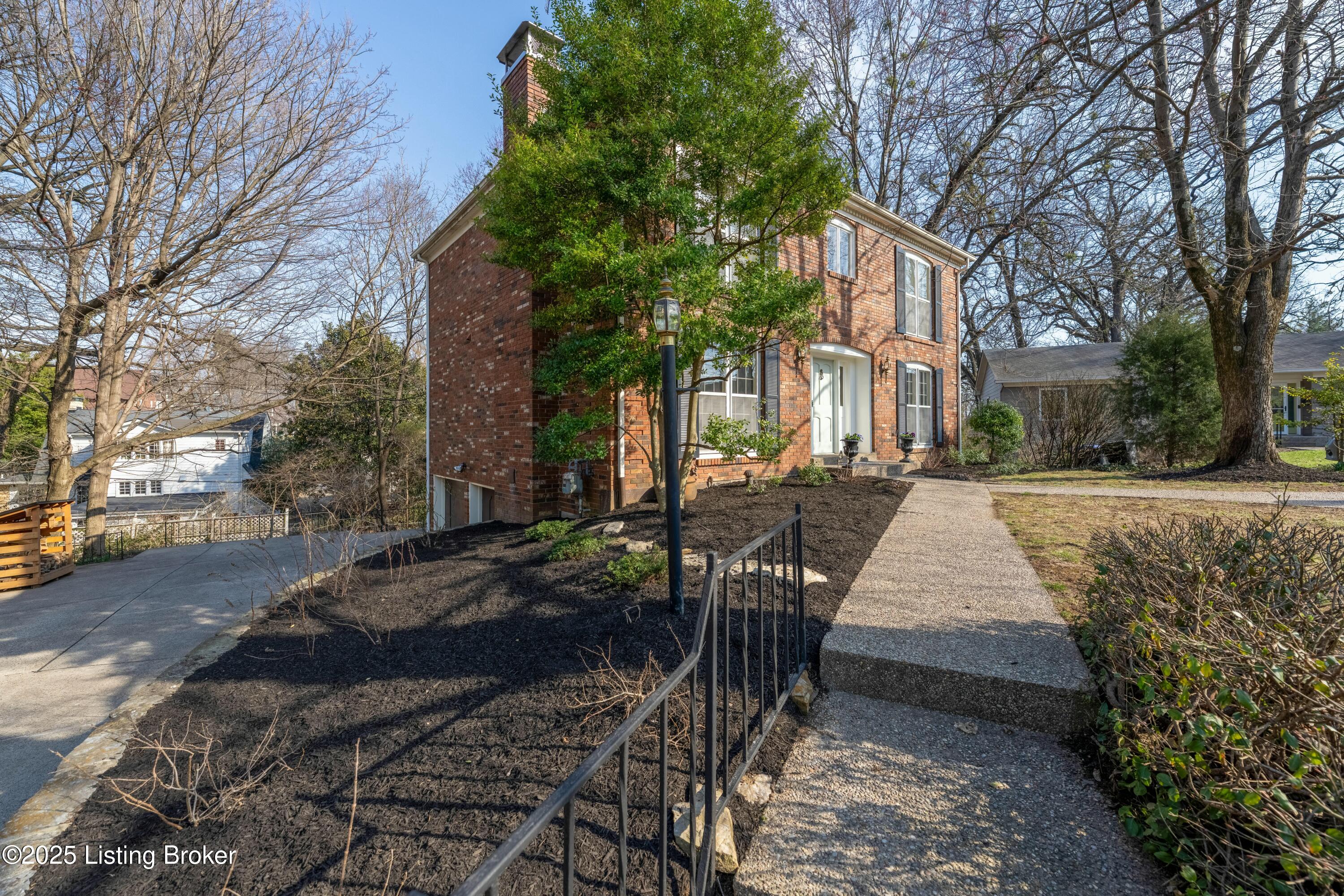 2209 Douglass Woods Ct