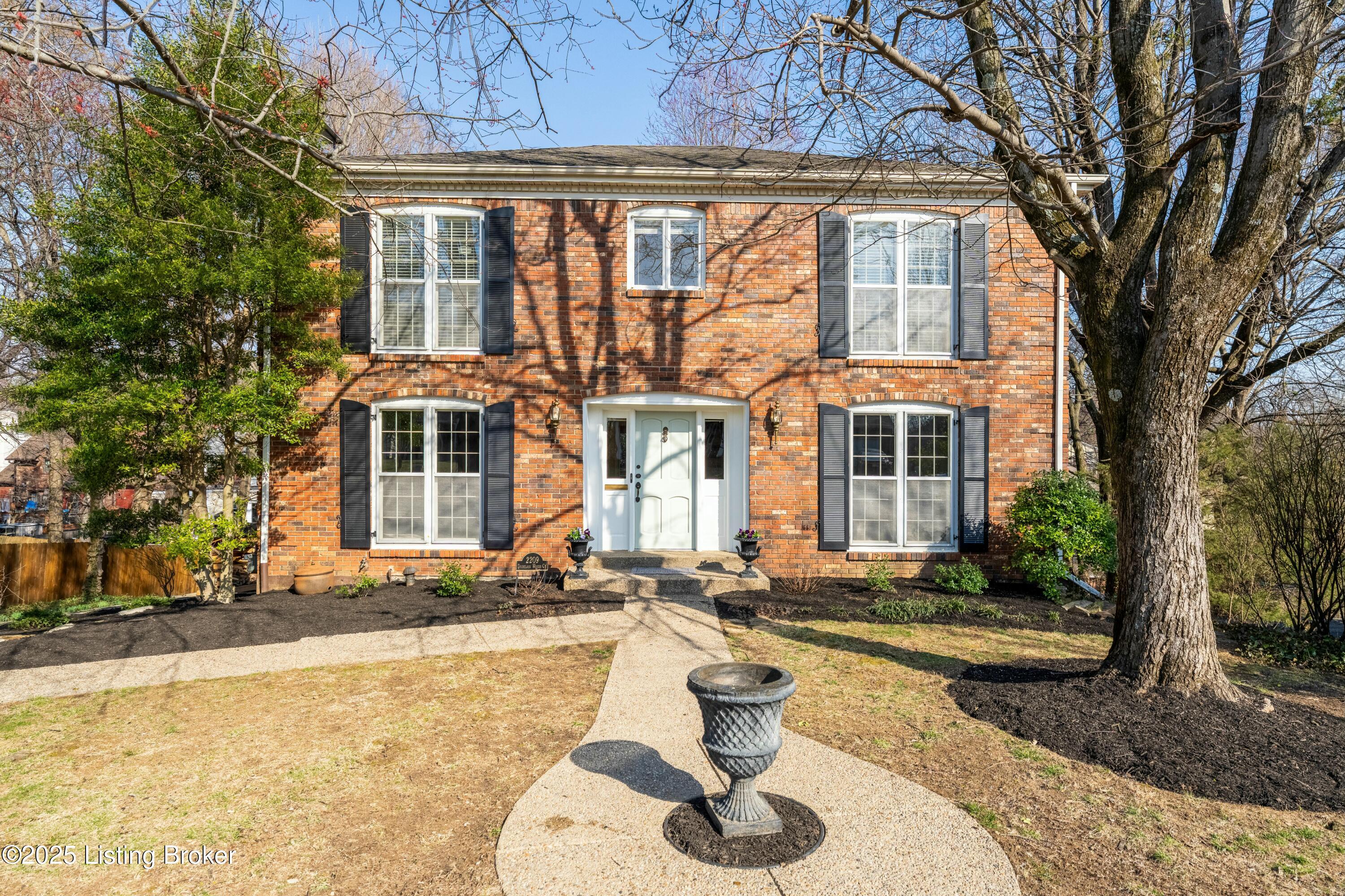 2209 Douglass Woods Ct