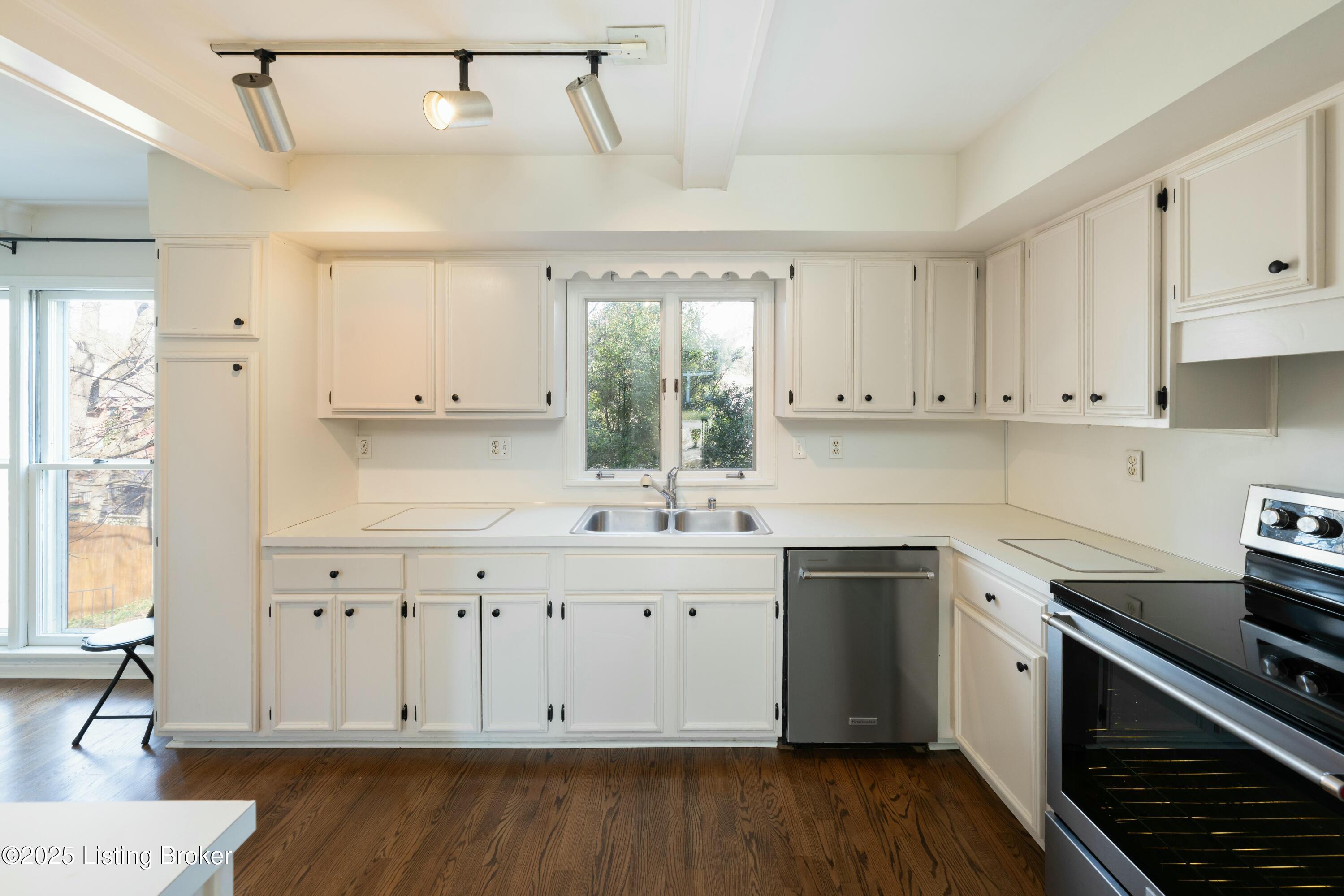 2209 Douglass Woods Ct