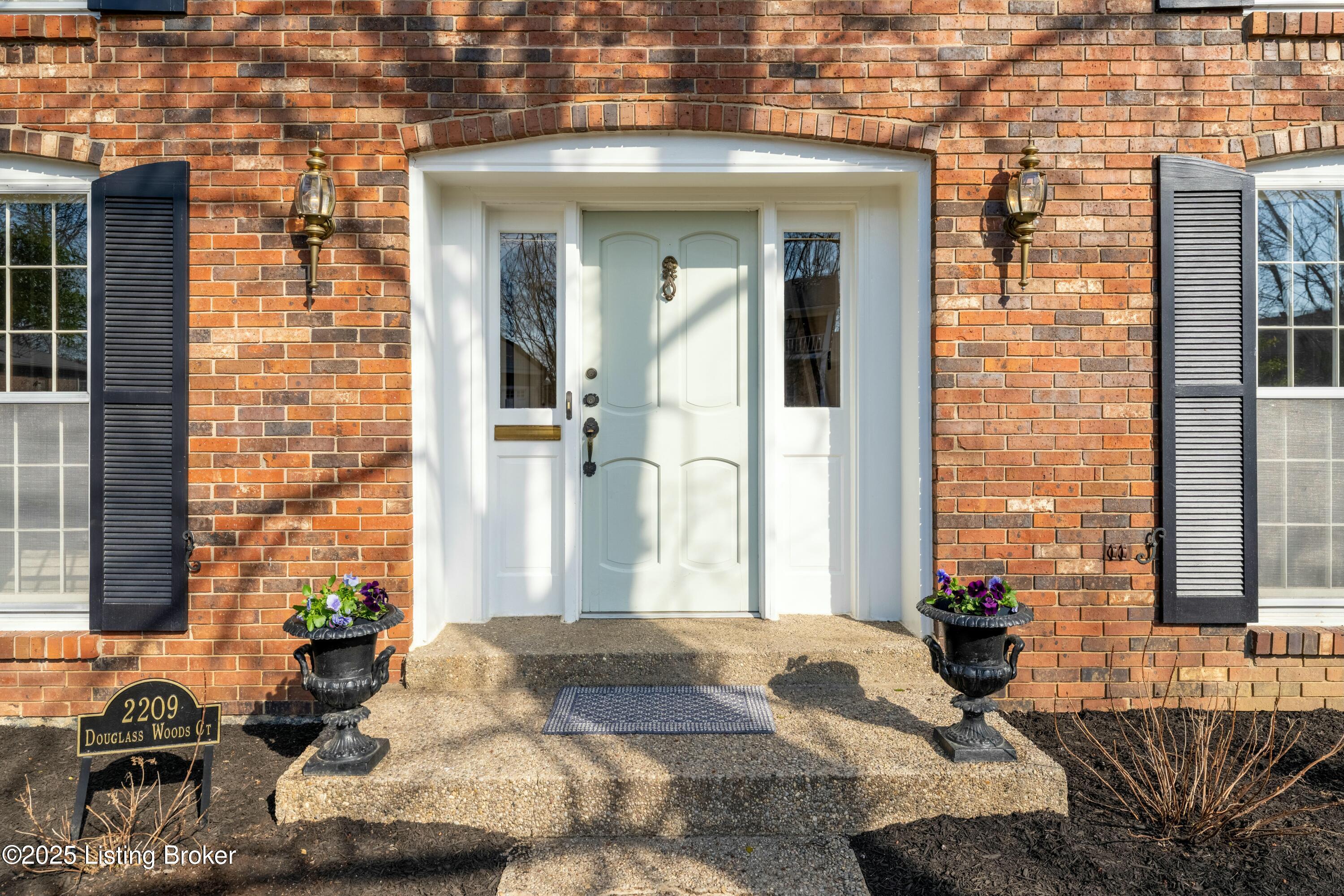 2209 Douglass Woods Ct