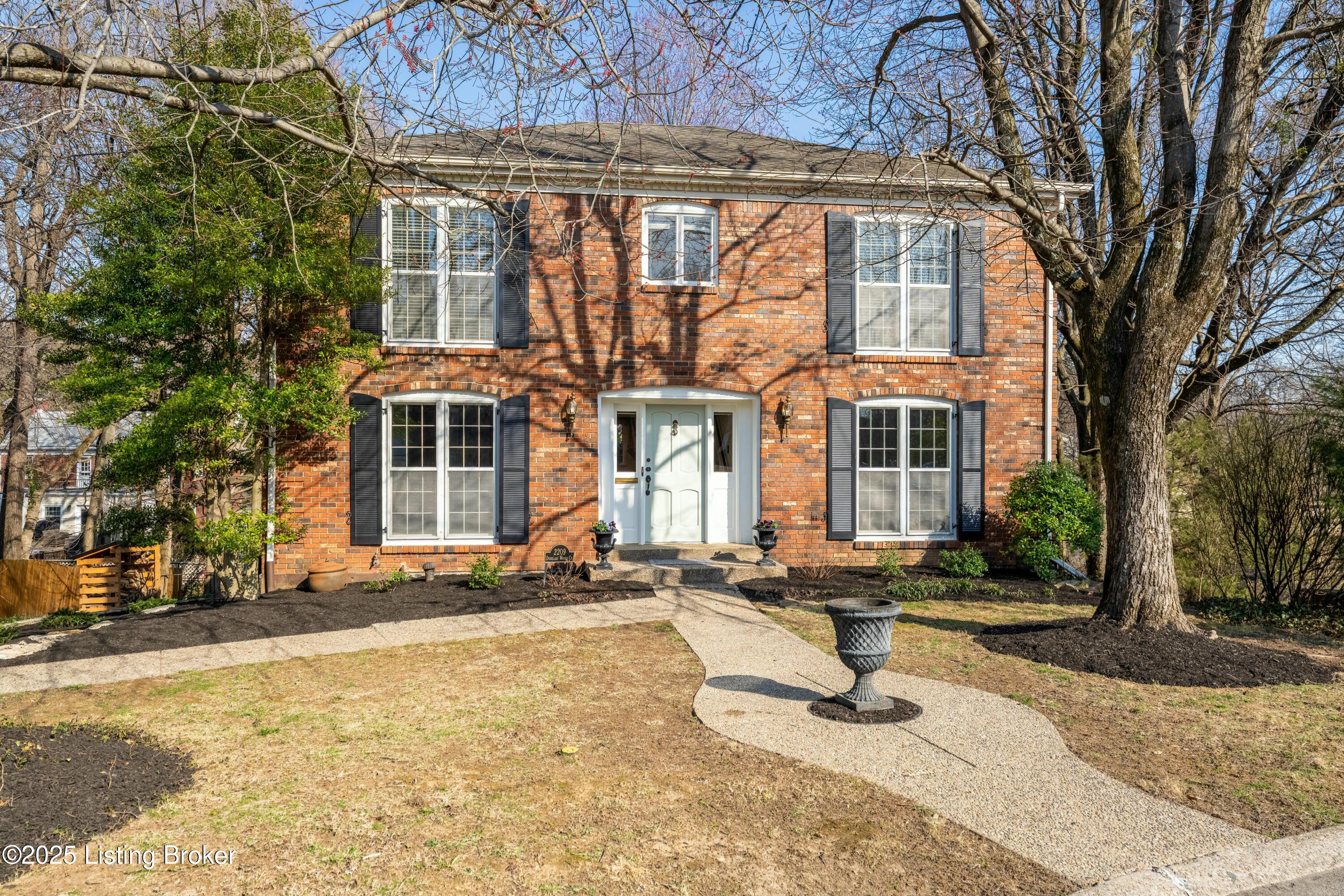2209 Douglass Woods Ct