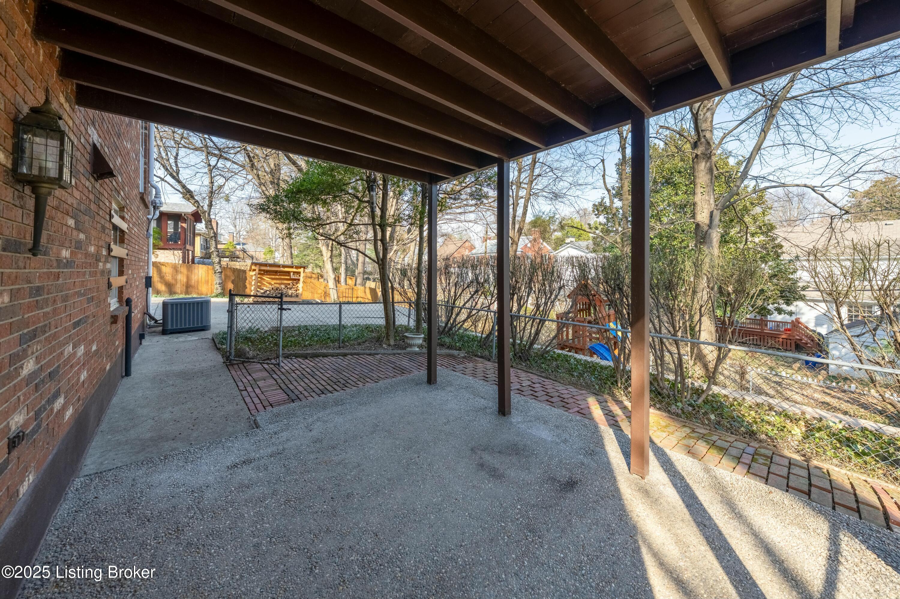 2209 Douglass Woods Ct