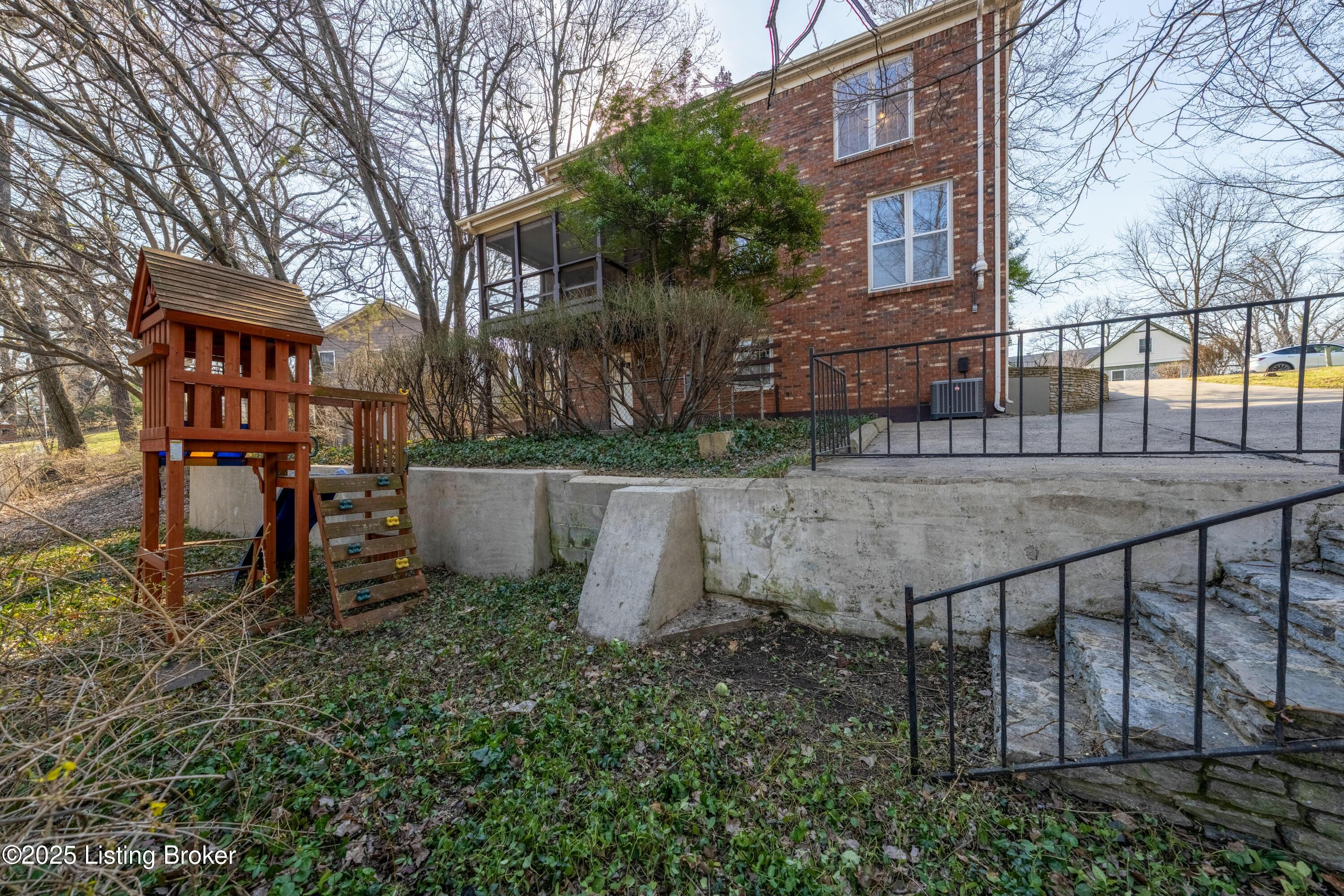 2209 Douglass Woods Ct