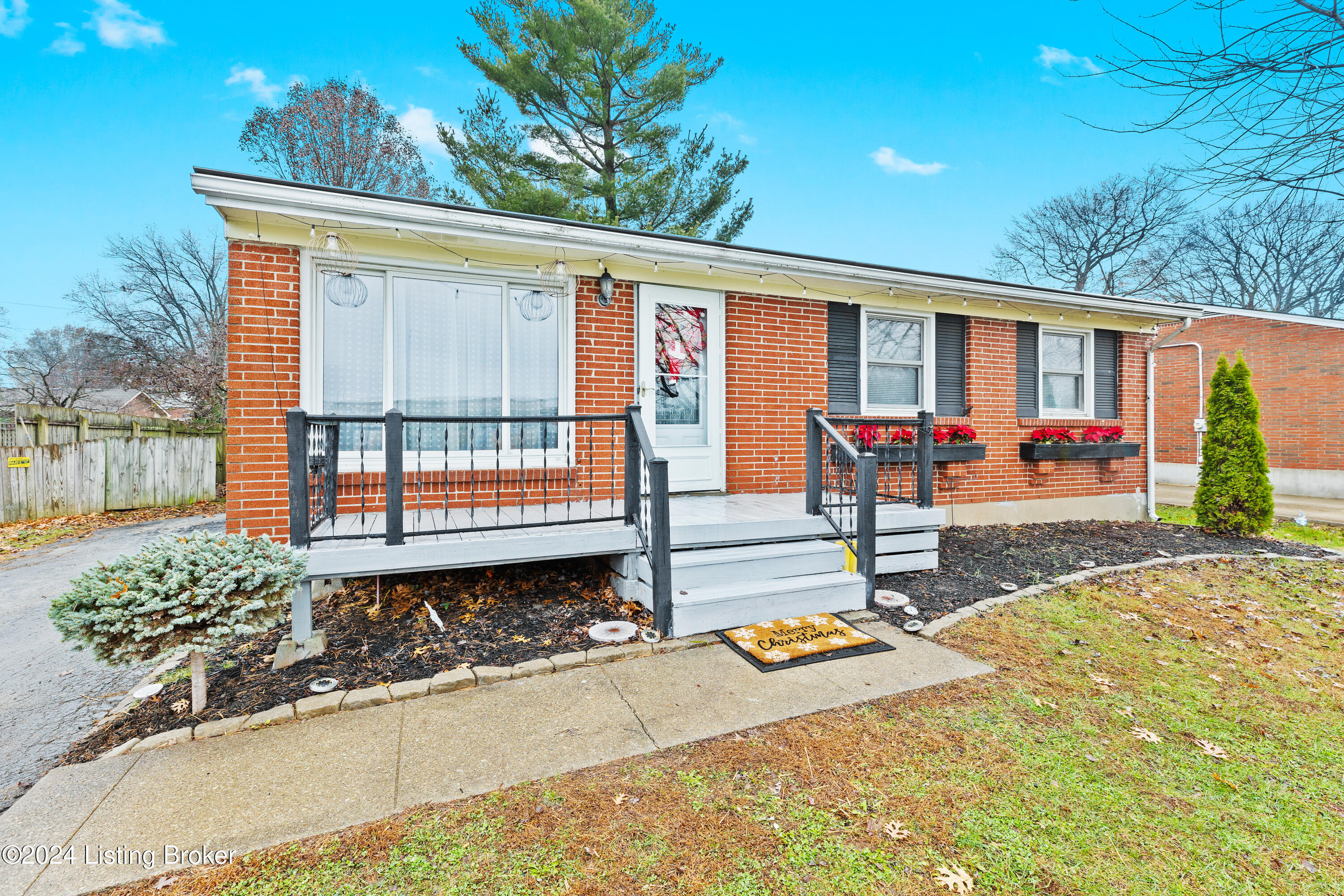 2508 Tregaron Ave