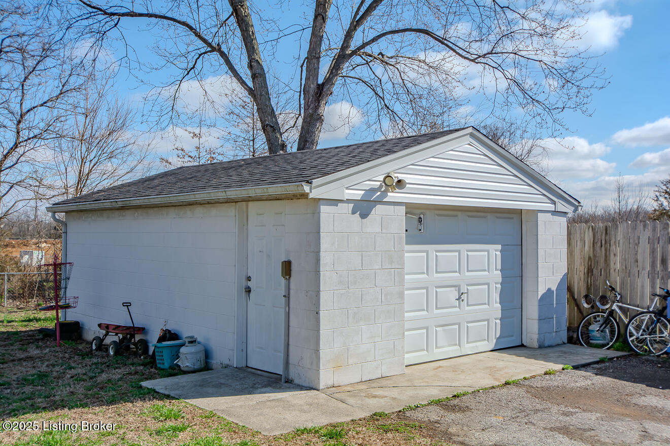 4115 Kurtz Ave
